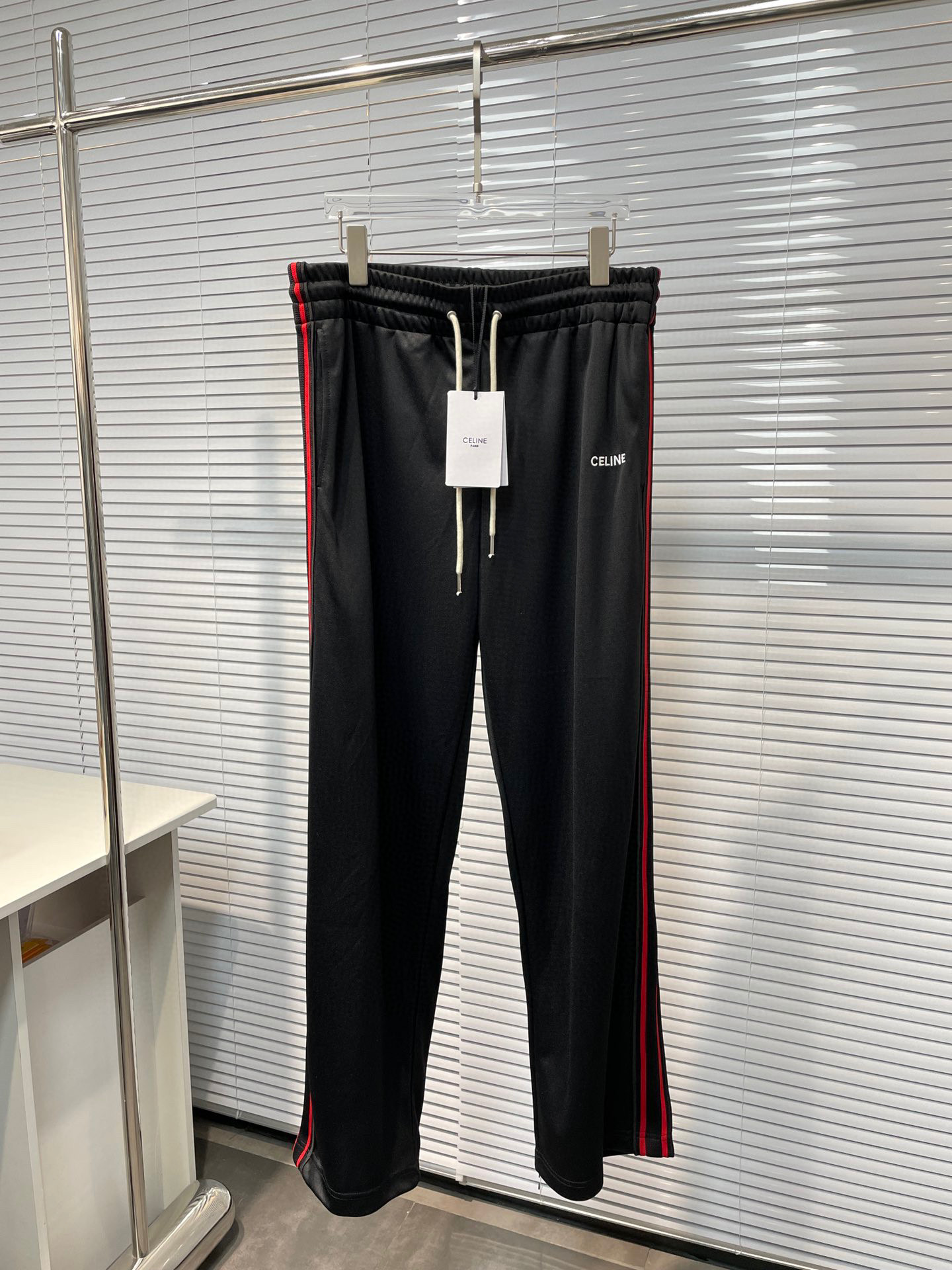 Celine Pant – TRJT1109