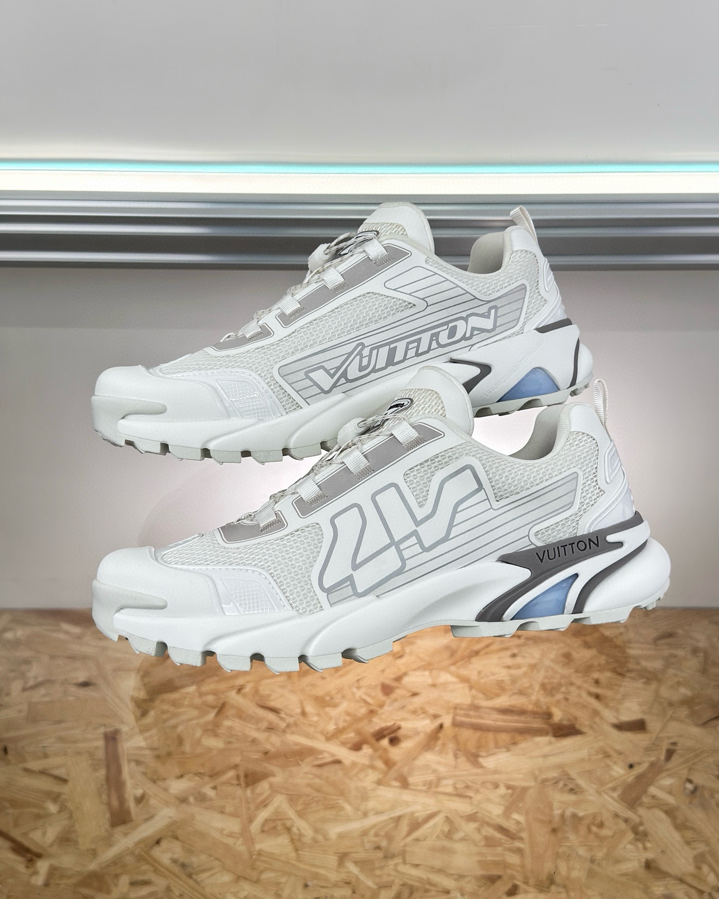 Louis Vuitton Sneaker – LSVT1460
