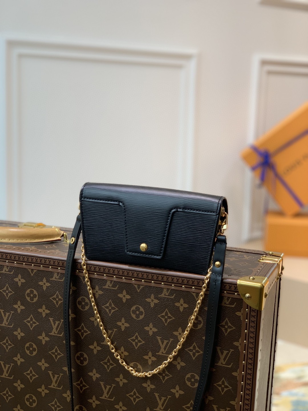 Louis Vuitton Shoulder Bag – LVSH1057