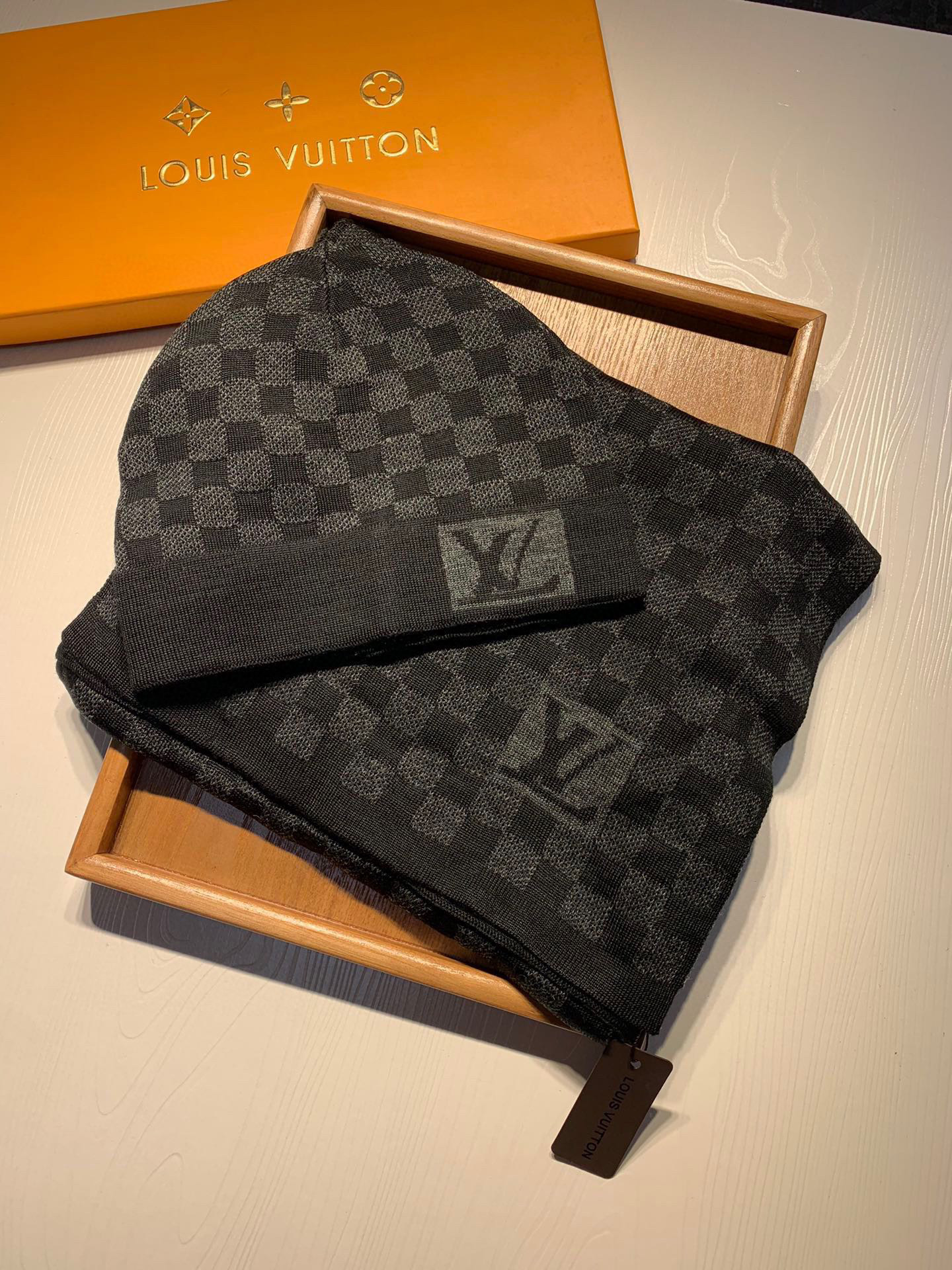 Louis Vuitton Scarf & Hat Set – SCHA1011