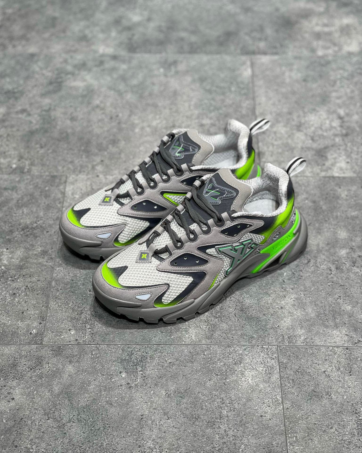 Louis Vuitton Sneaker – LSVT1260