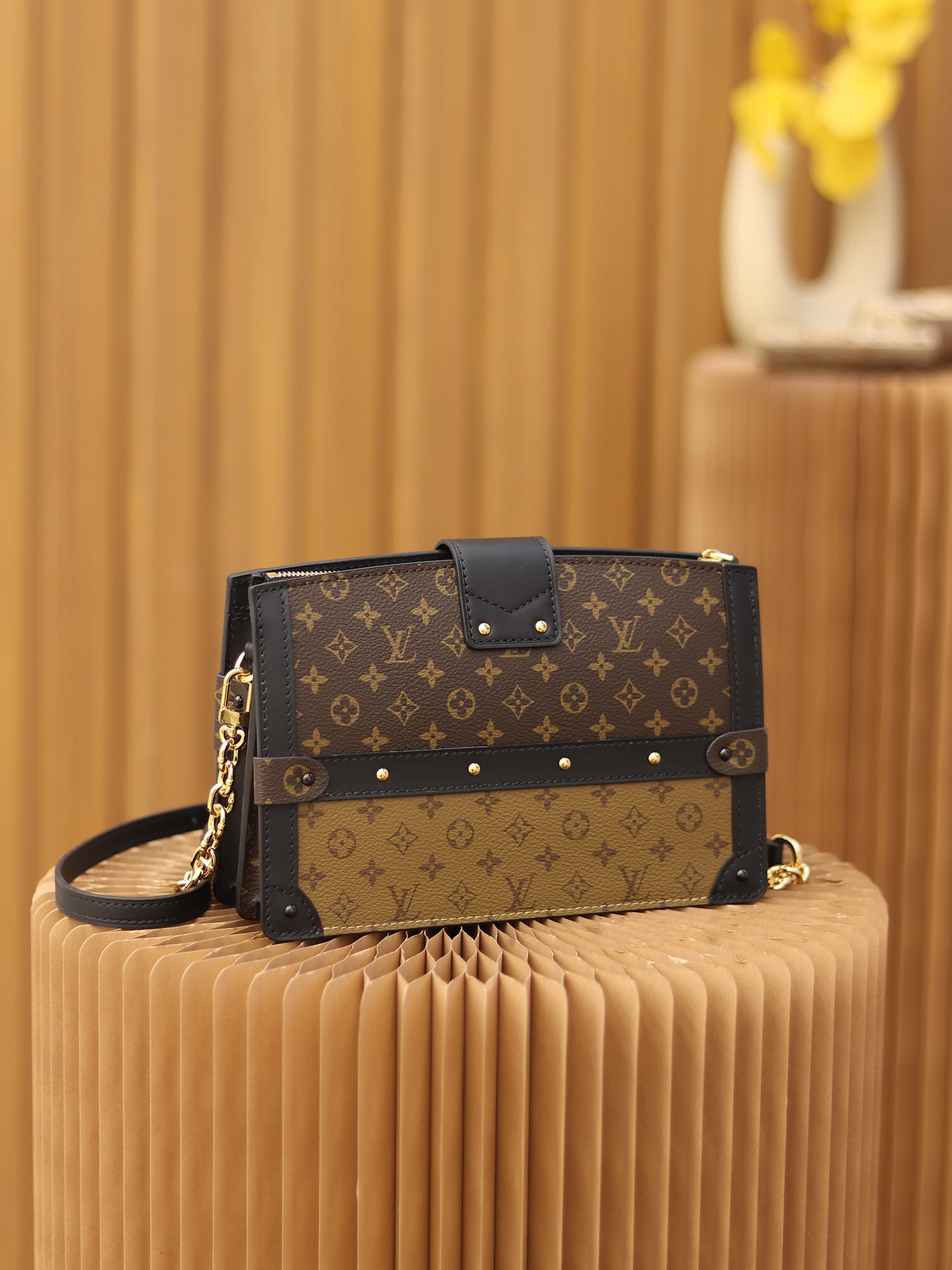 Louis Vuitton Shoulder Bag – LVSH1165