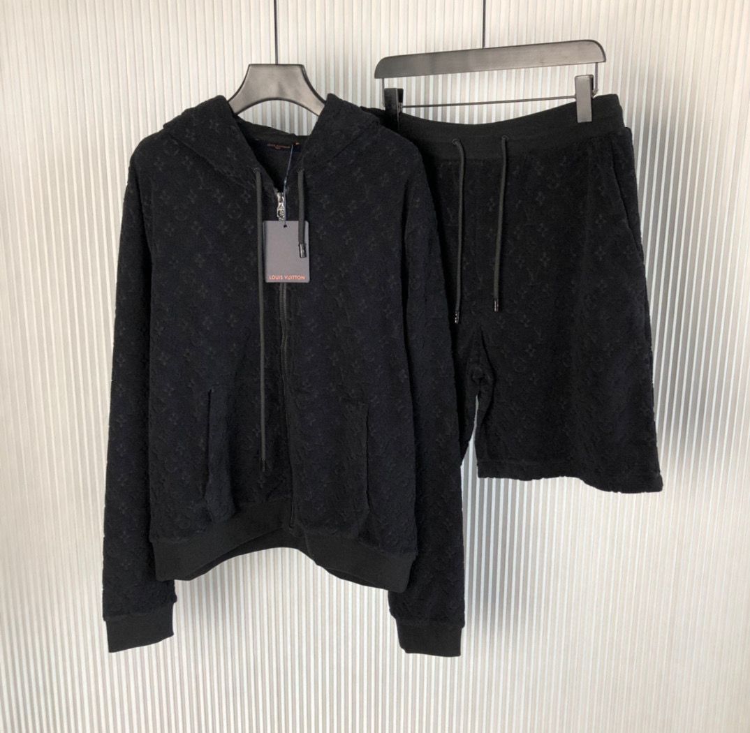Louis Vuitton Tracksuit – TRSU1084