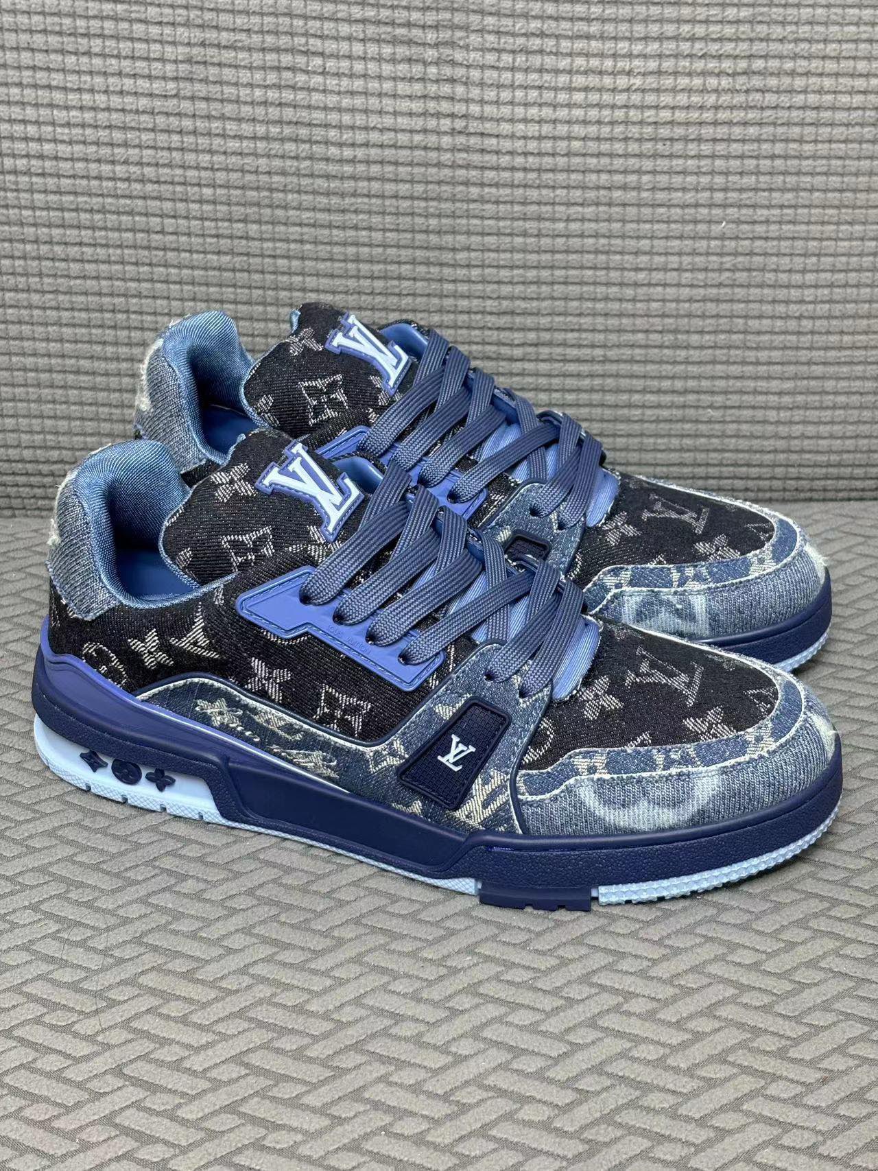 Louis Vuitton Sneaker – LSVT14840
