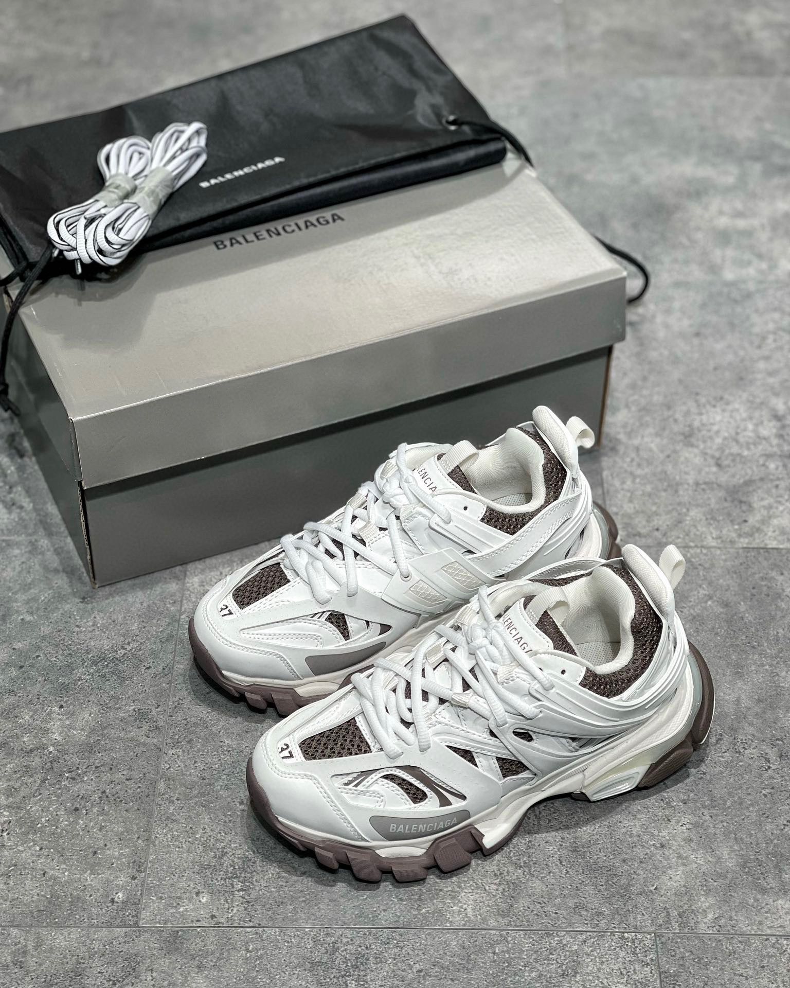 Balenciaga Track 3.0 Sneaker – BLNC1140