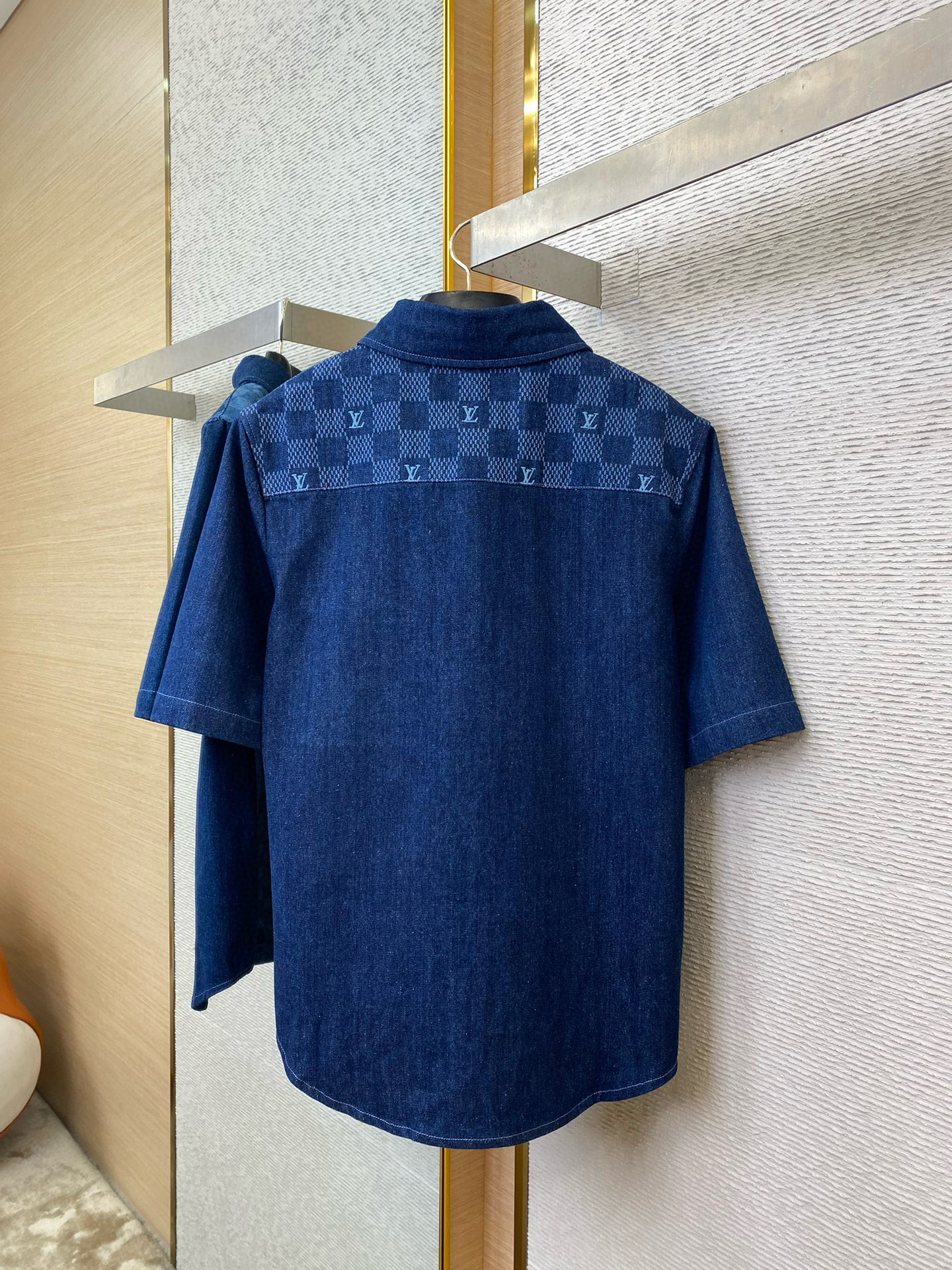 Louis Vuitton Shirt – TRJK1179
