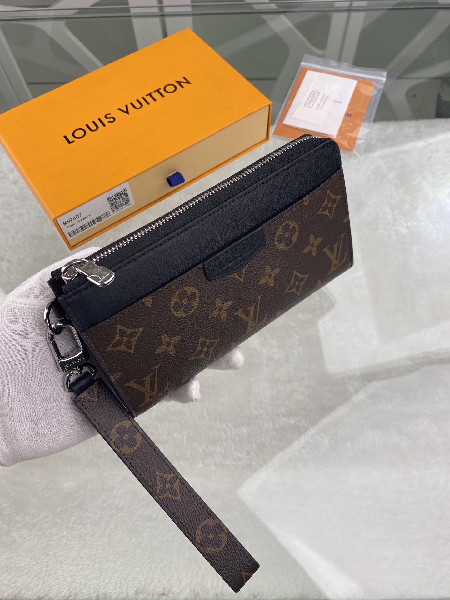 Louis Vuitton Wallet – MWLT1005