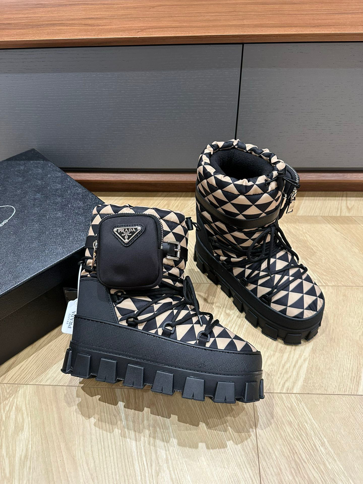 Prada Bots – WPRD1028