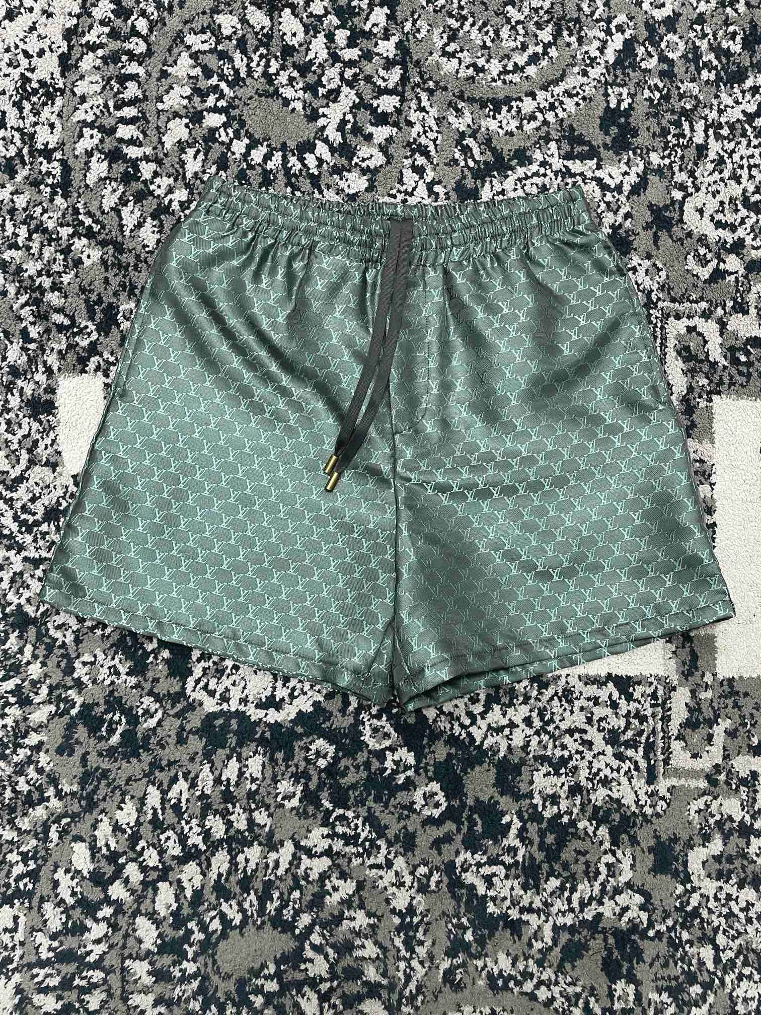 Louis Vuitton Short – TRJT1156