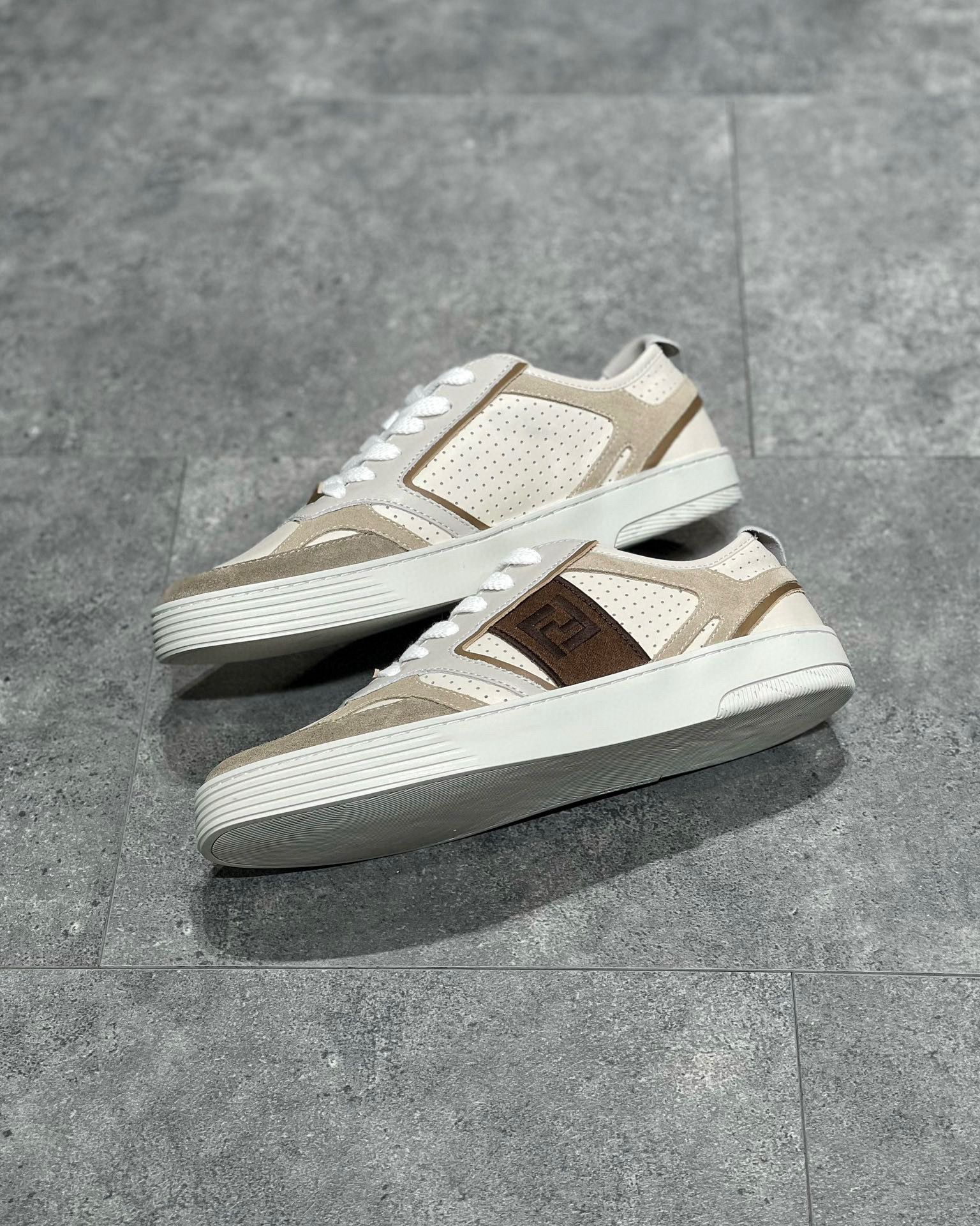 Fendi Sneaker – FEND1084