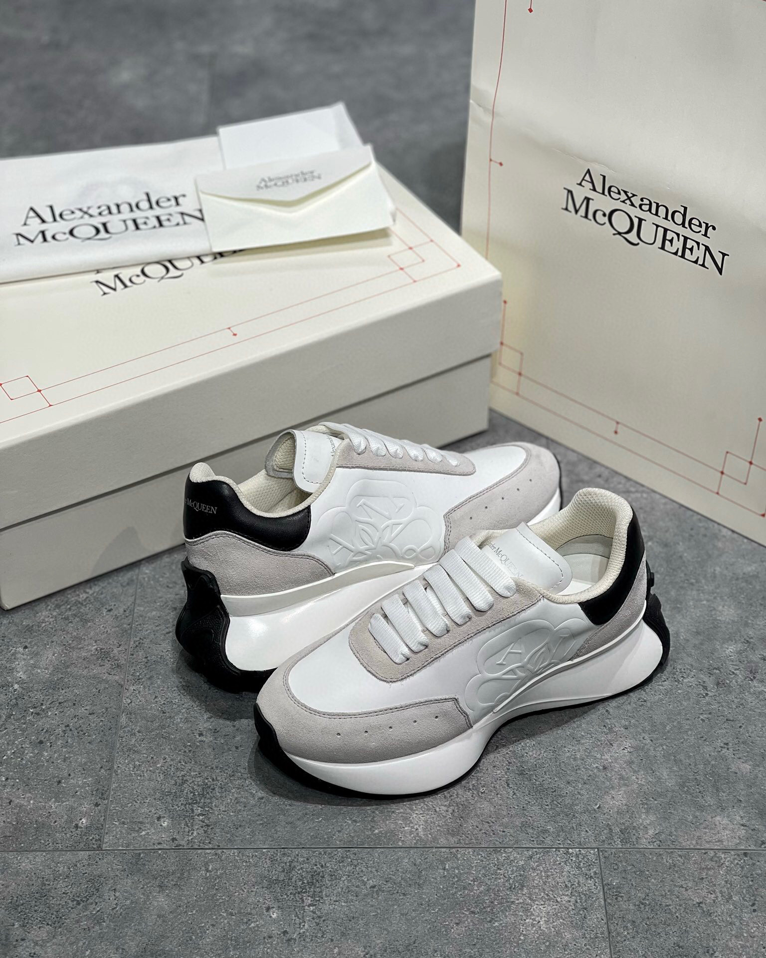 Alexander McQueen Sneaker – AMCQ1043