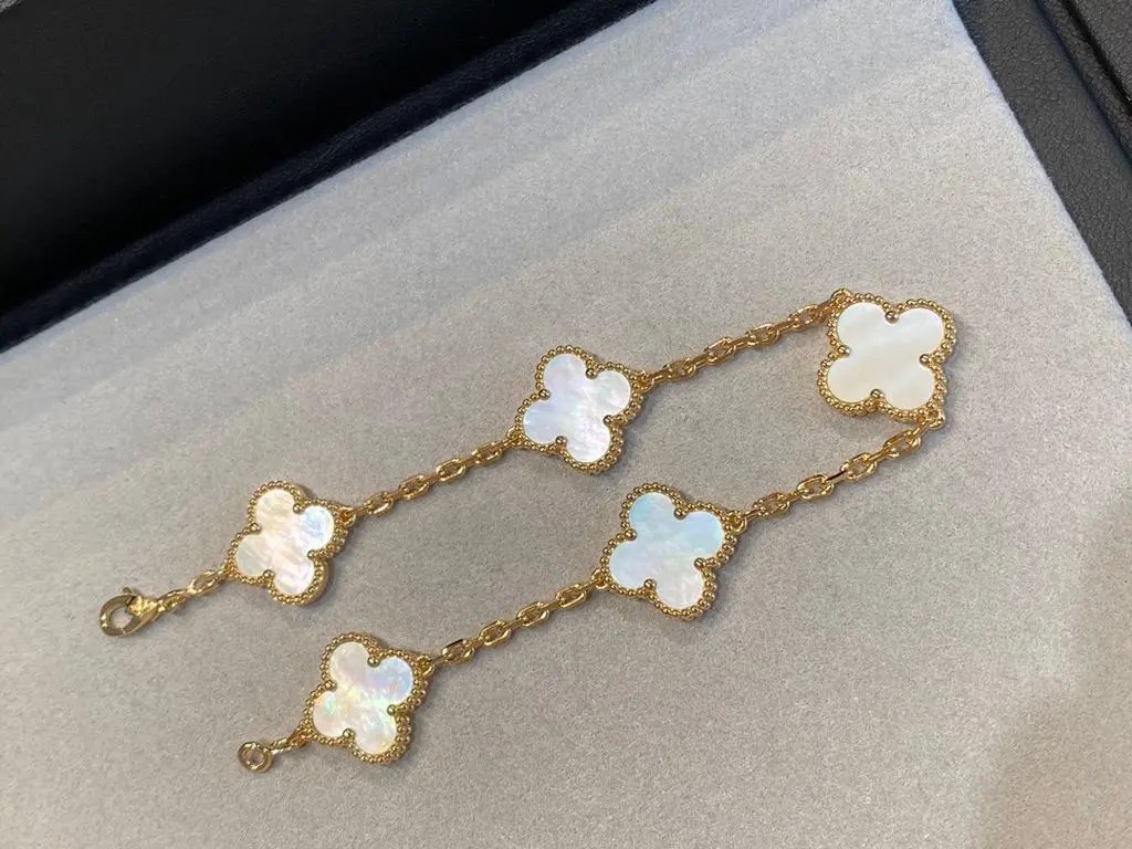 Van Cleef & Arpels Bracelet – JWWM1027
