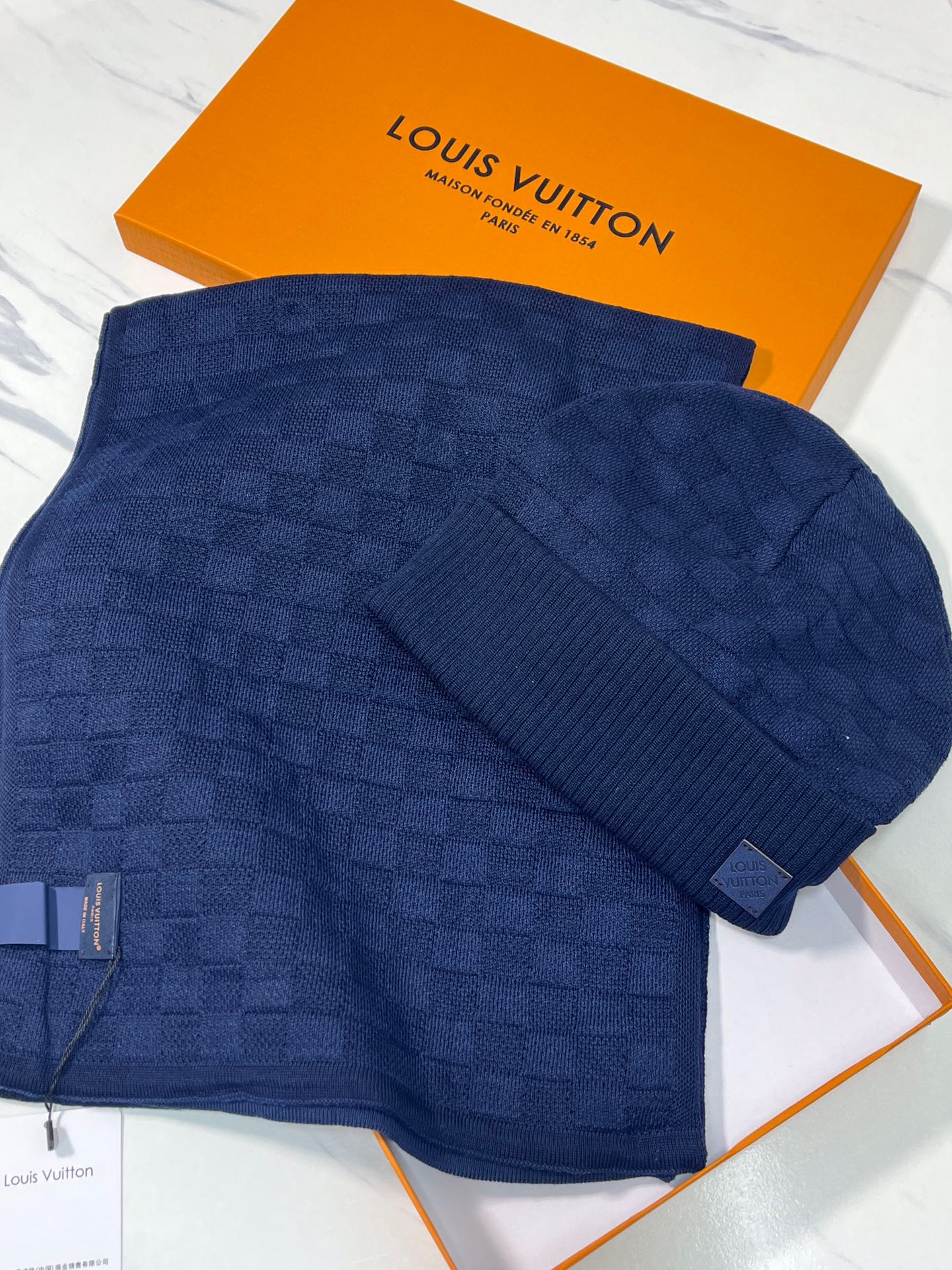 Louis Vuitton Scarf & Hat Set – SCHA1034