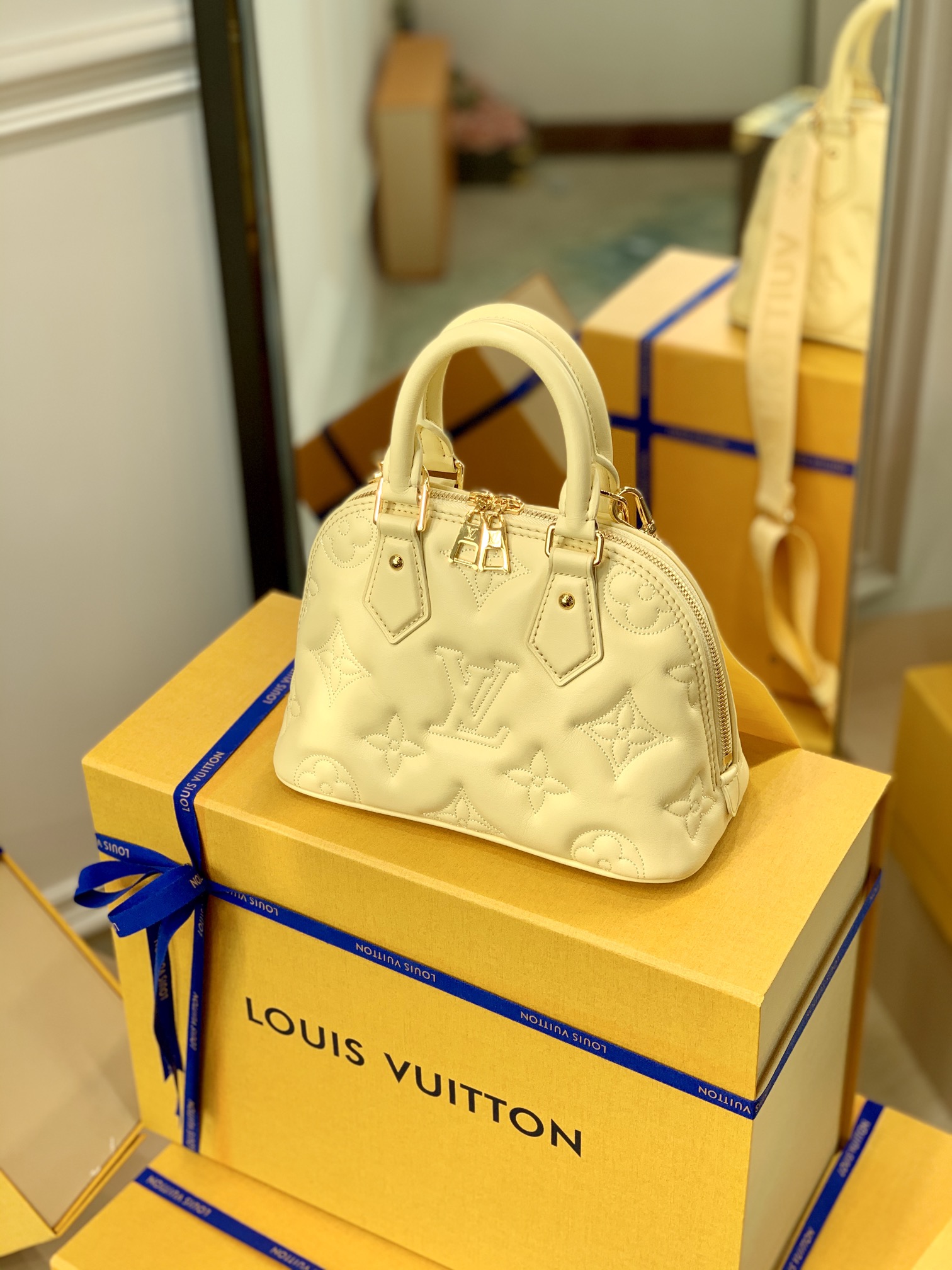 Louis Vuitton Shoulder Bag – LVSH1192