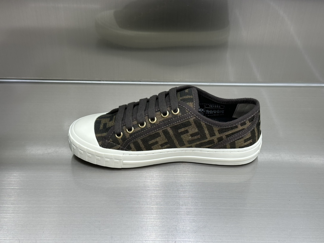 Fendi Sneaker – FEND1077