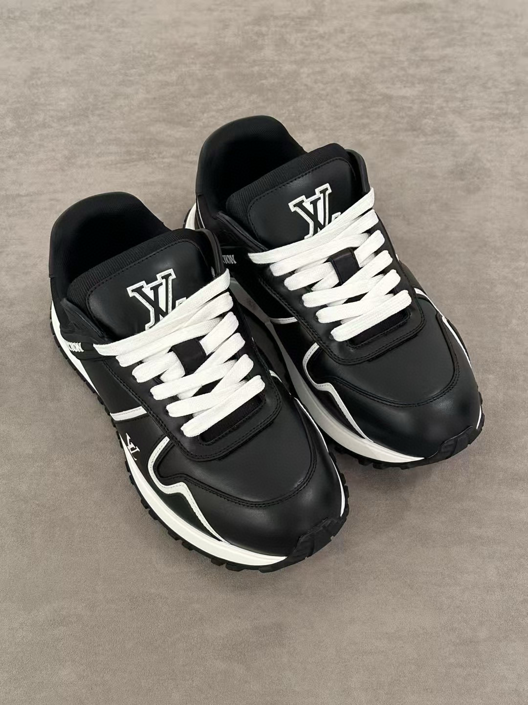 Louis Vuitton Sneaker – LSVT1487