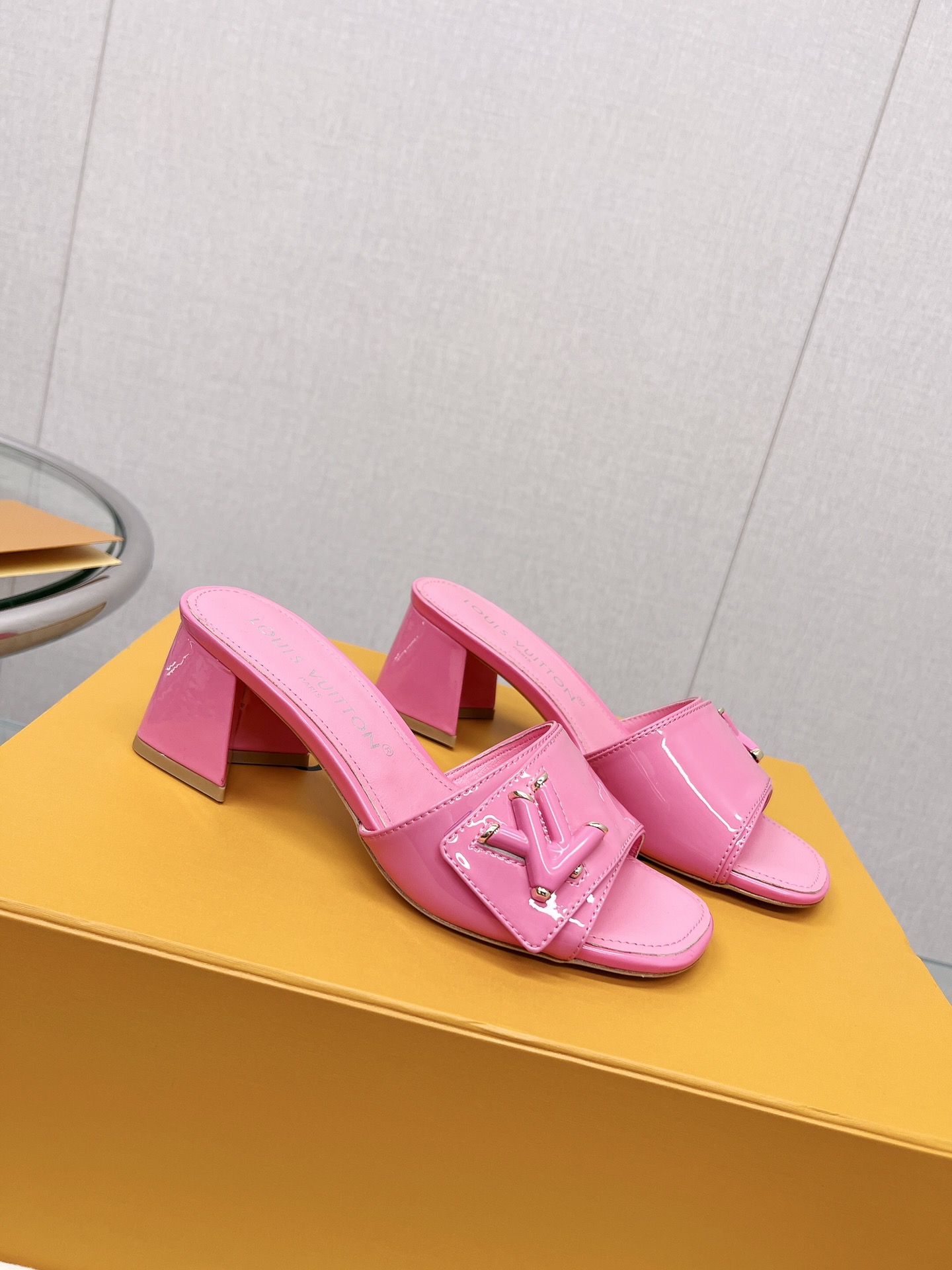 Louis Vuitton Sandal – WOLV1048