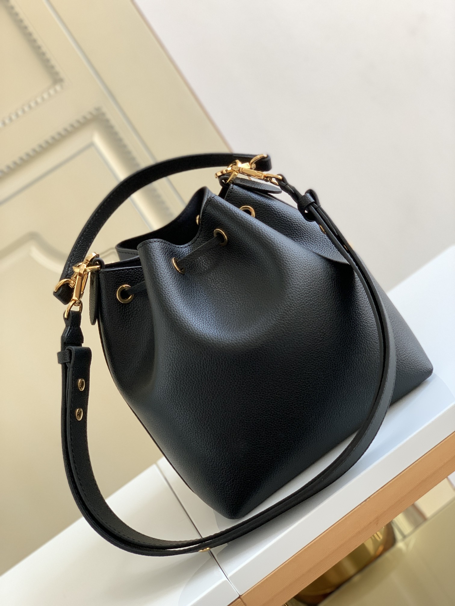 Louis Vuitton Shoulder Bag – LVSH1080