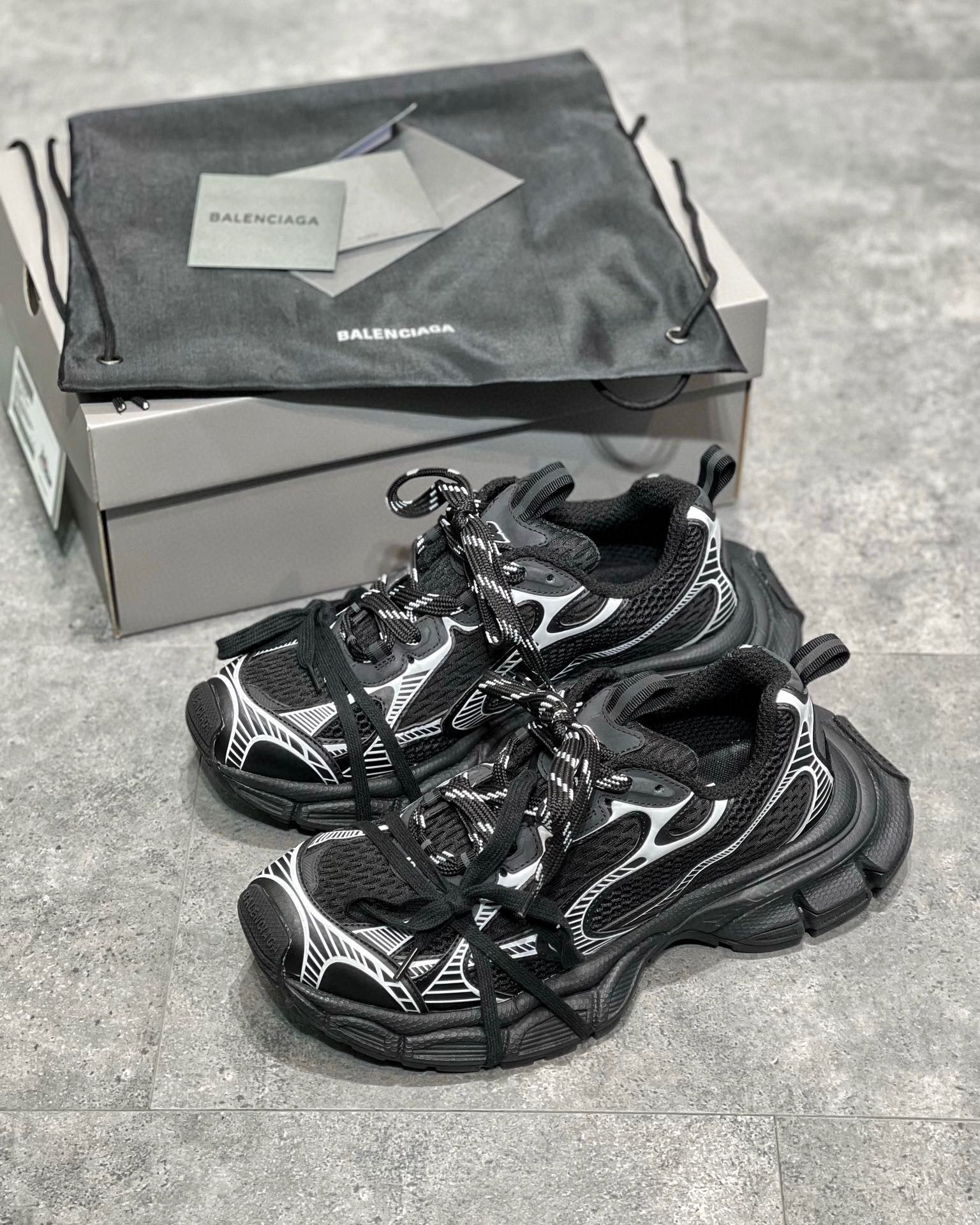 3XL Sneaker – BLNC1158