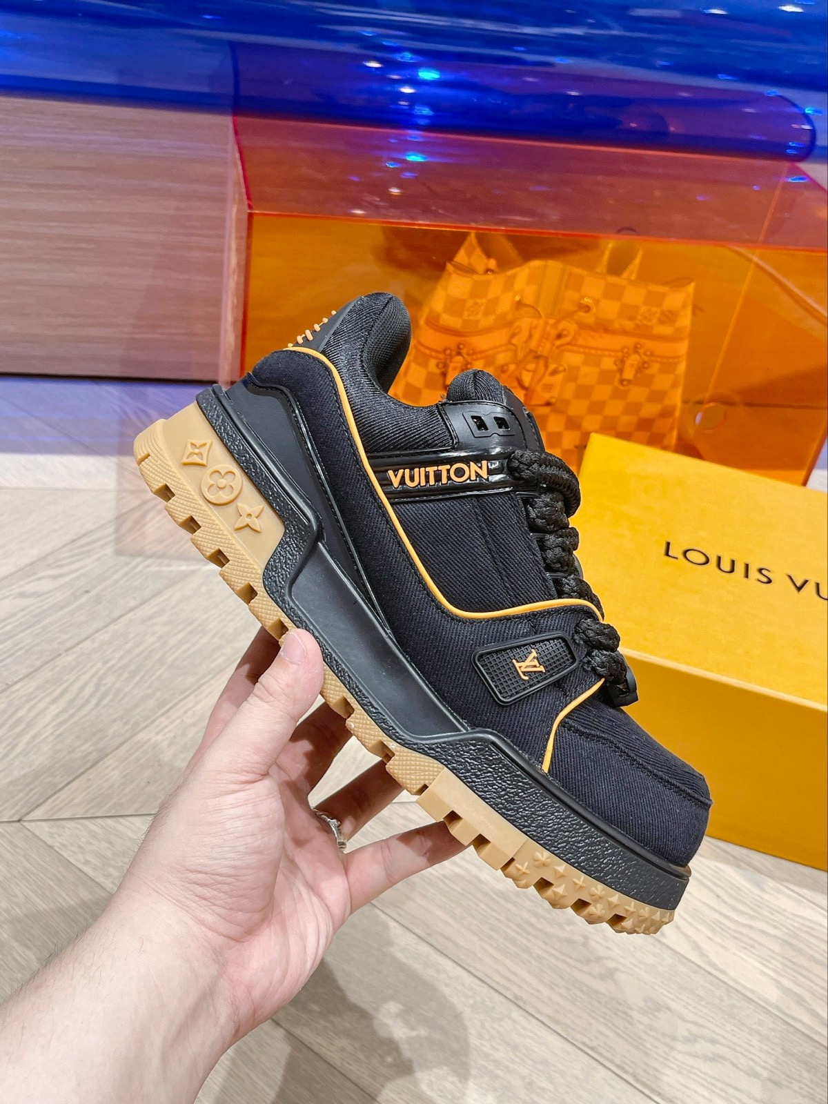 Louis Vuitton Sneaker – LSVT1267