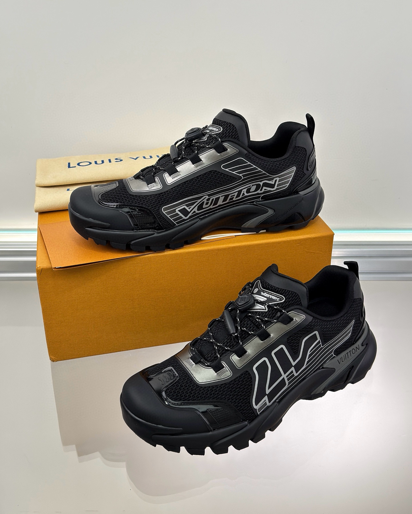 Louis Vuitton Sneaker – LSVT1459