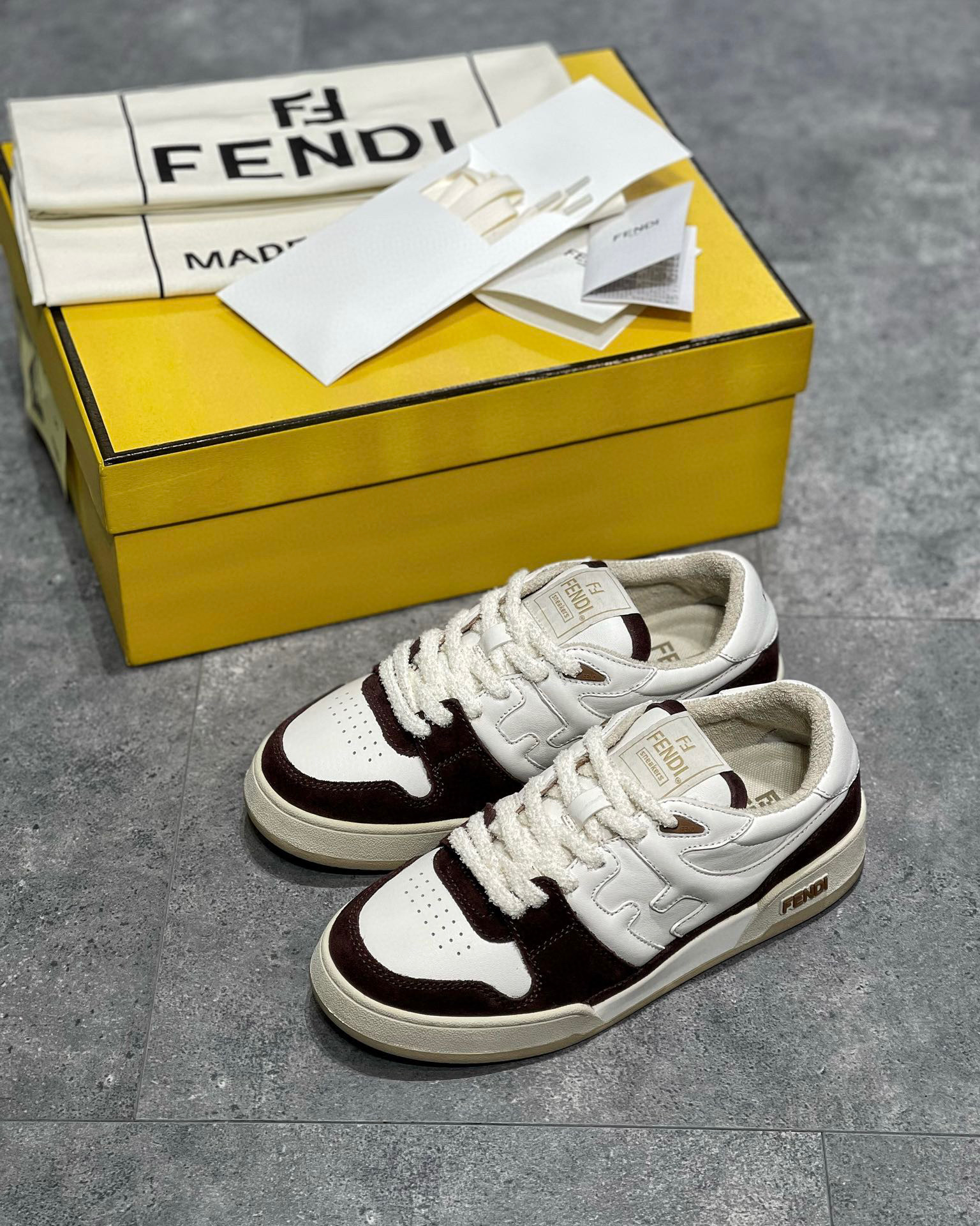 Fendi Sneaker – FEND1064