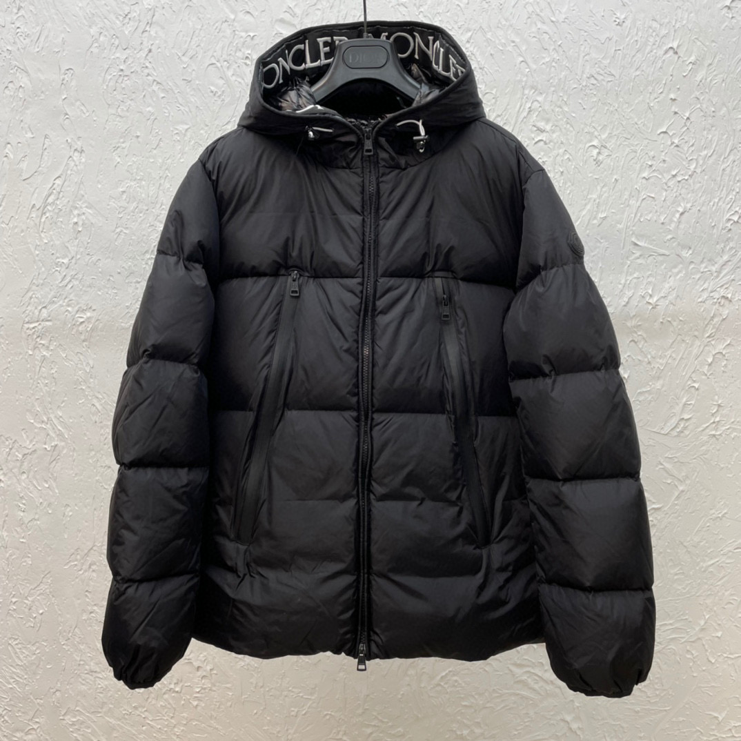 Moncler Jacket – CJKT1038
