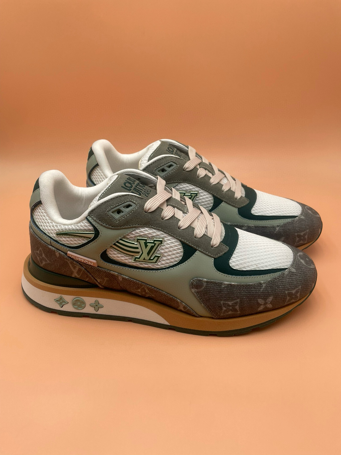 Louis Vuitton Sneaker – LSVT1423