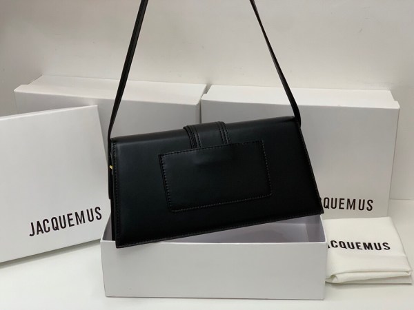 Jacquemus Medium Bag – JACQ1036