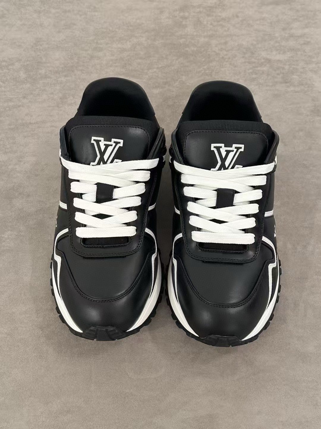 Louis Vuitton Sneaker – LSVT1487