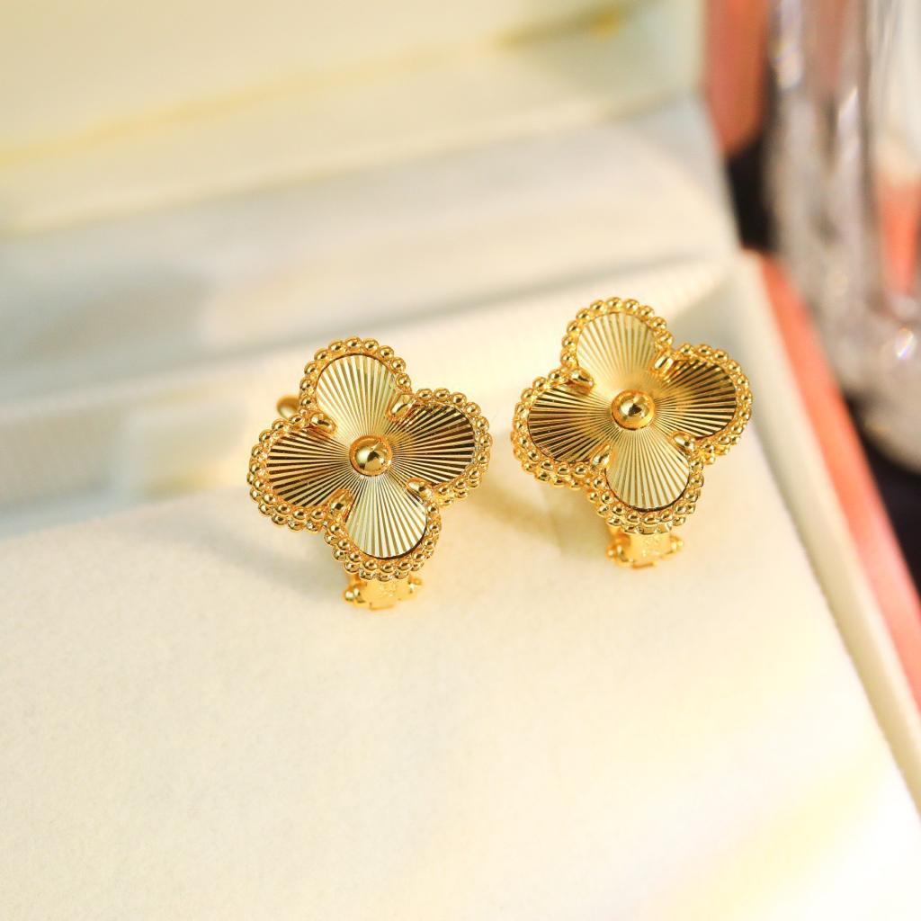 Van Cleef & Arpels Earrings – JWWM1053