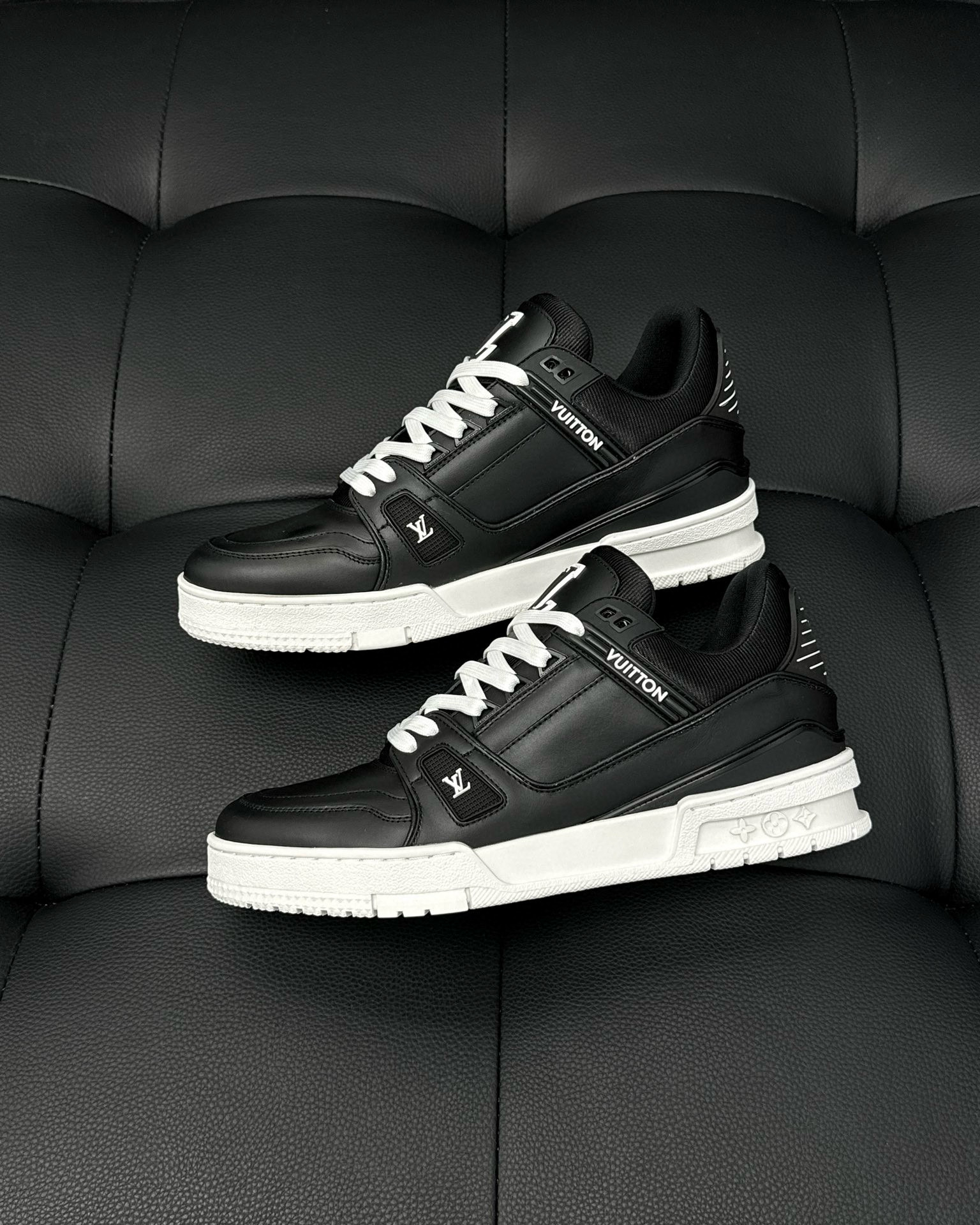 Louis Vuitton Sneaker – LSVT1412