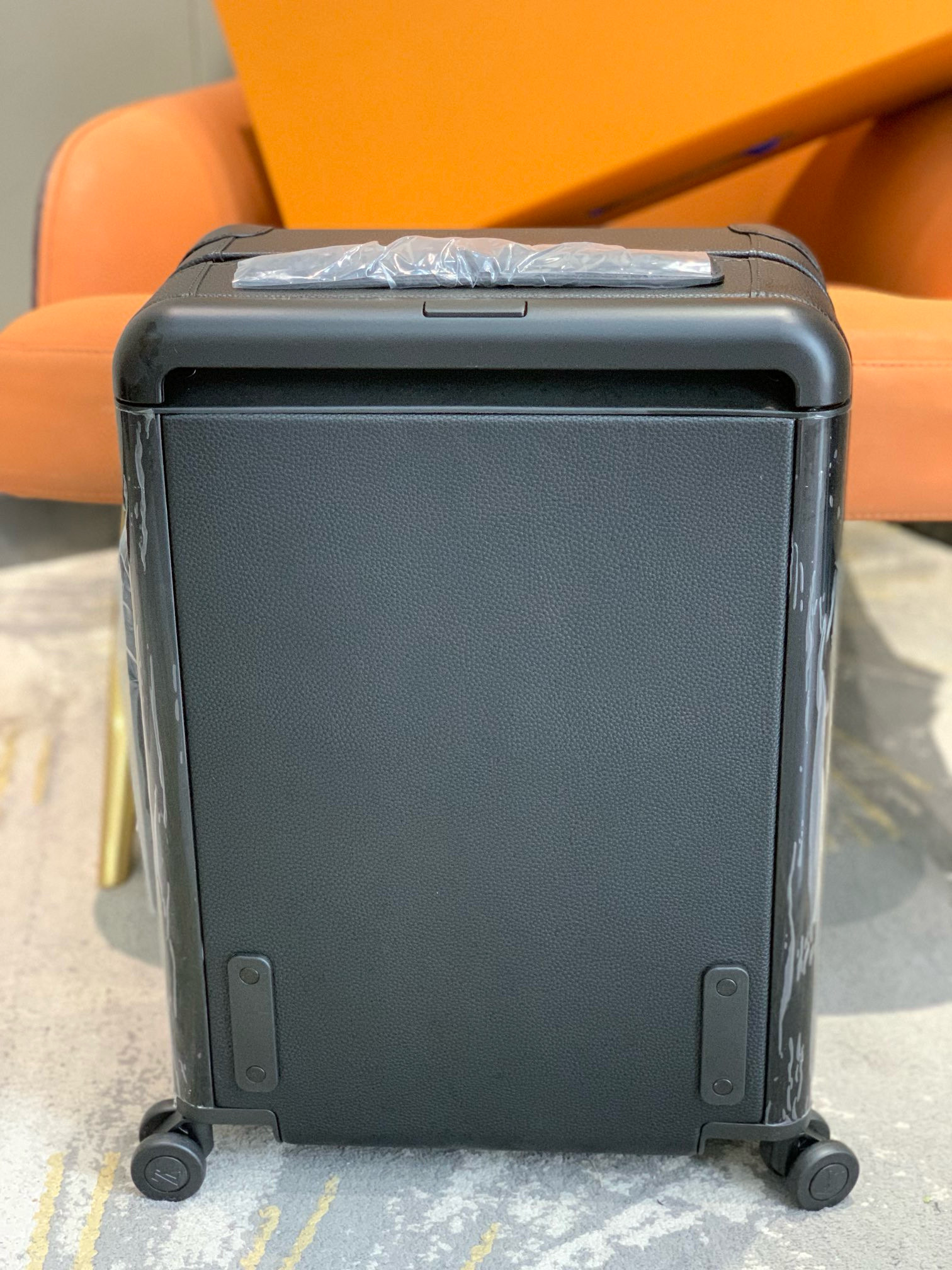 Louis Vuitton Suitcase – BGSC1019