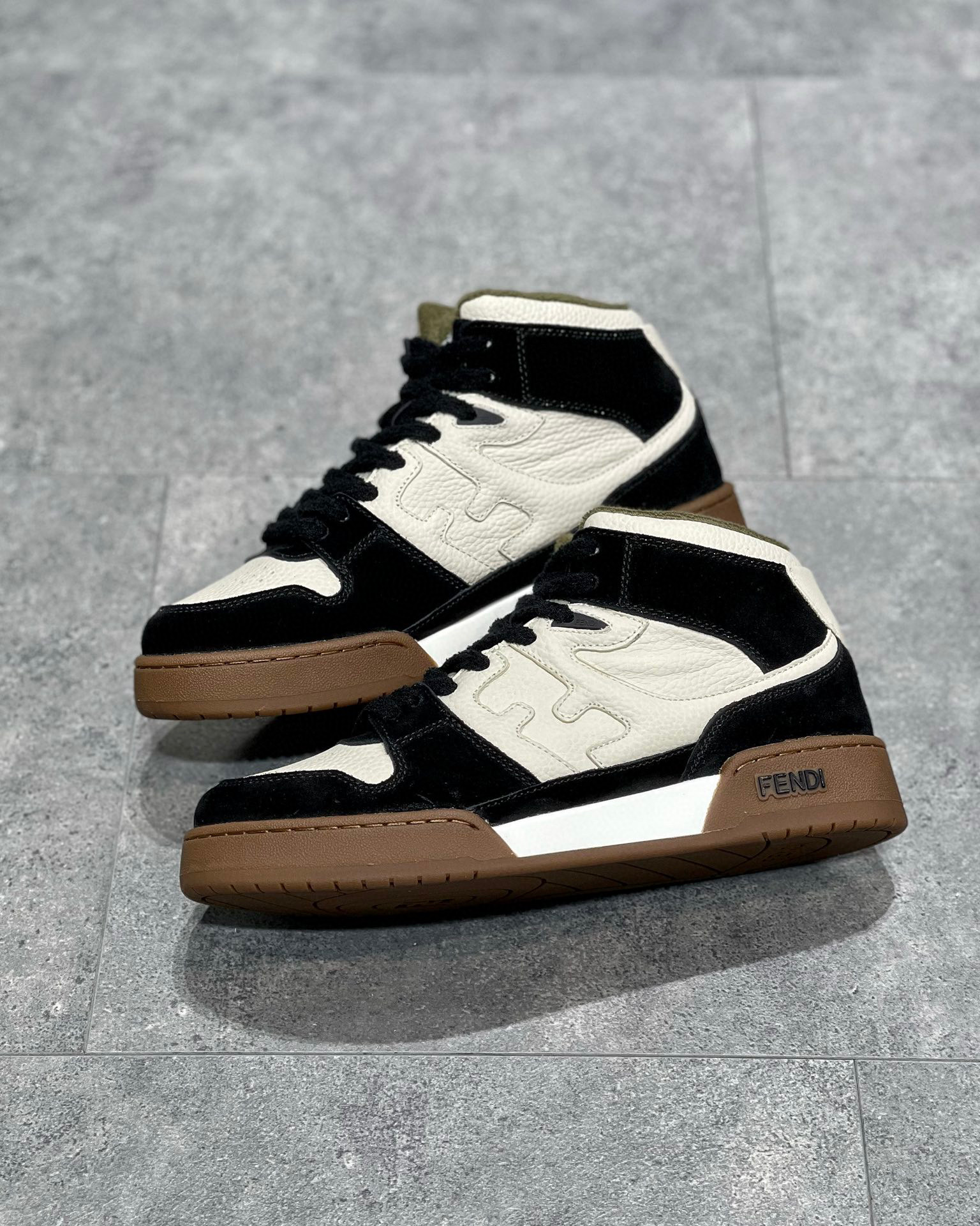Fendi Sneaker – FEND1072