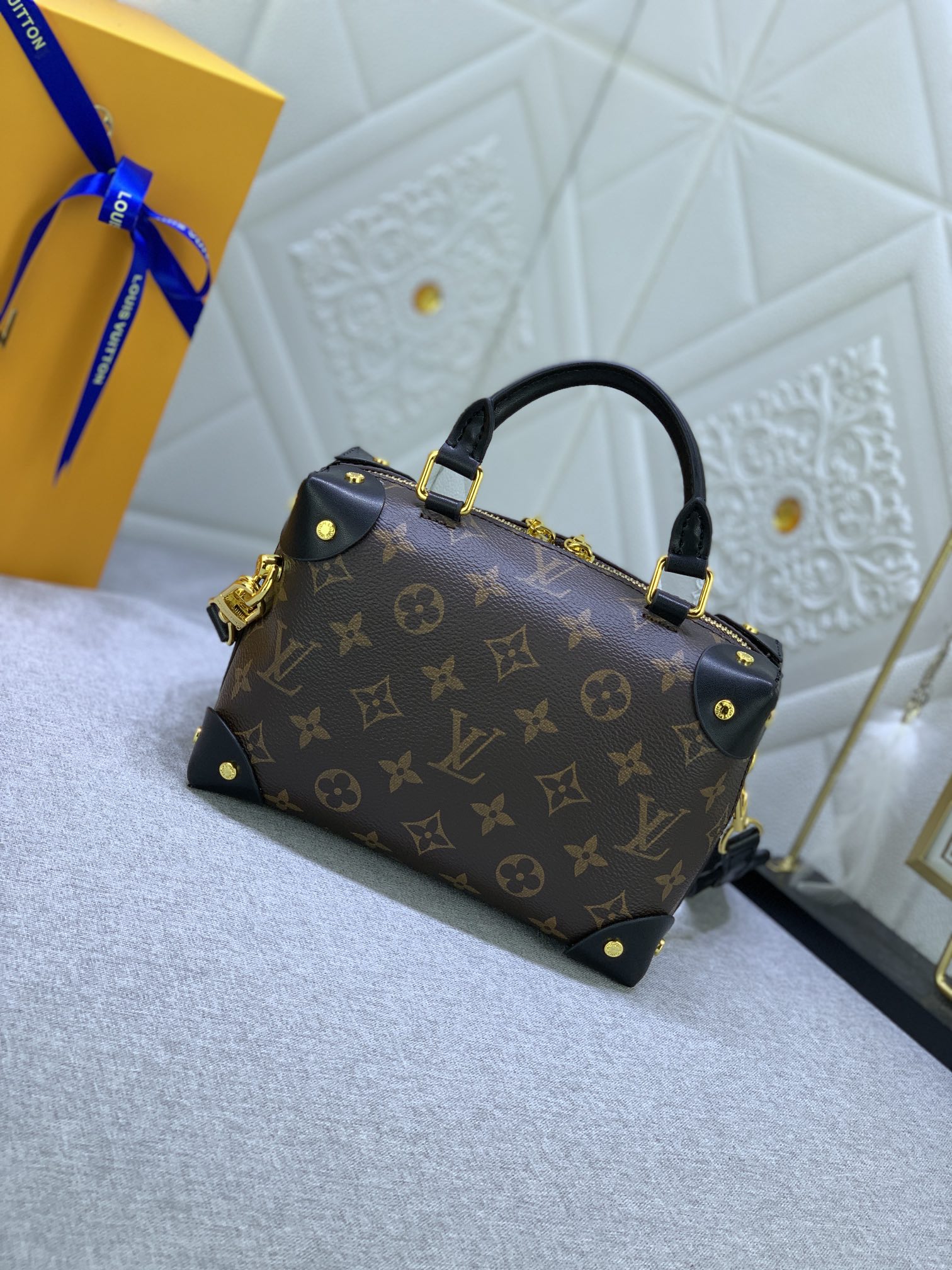 Louis Vuitton Shoulder Bag – LVSH1177