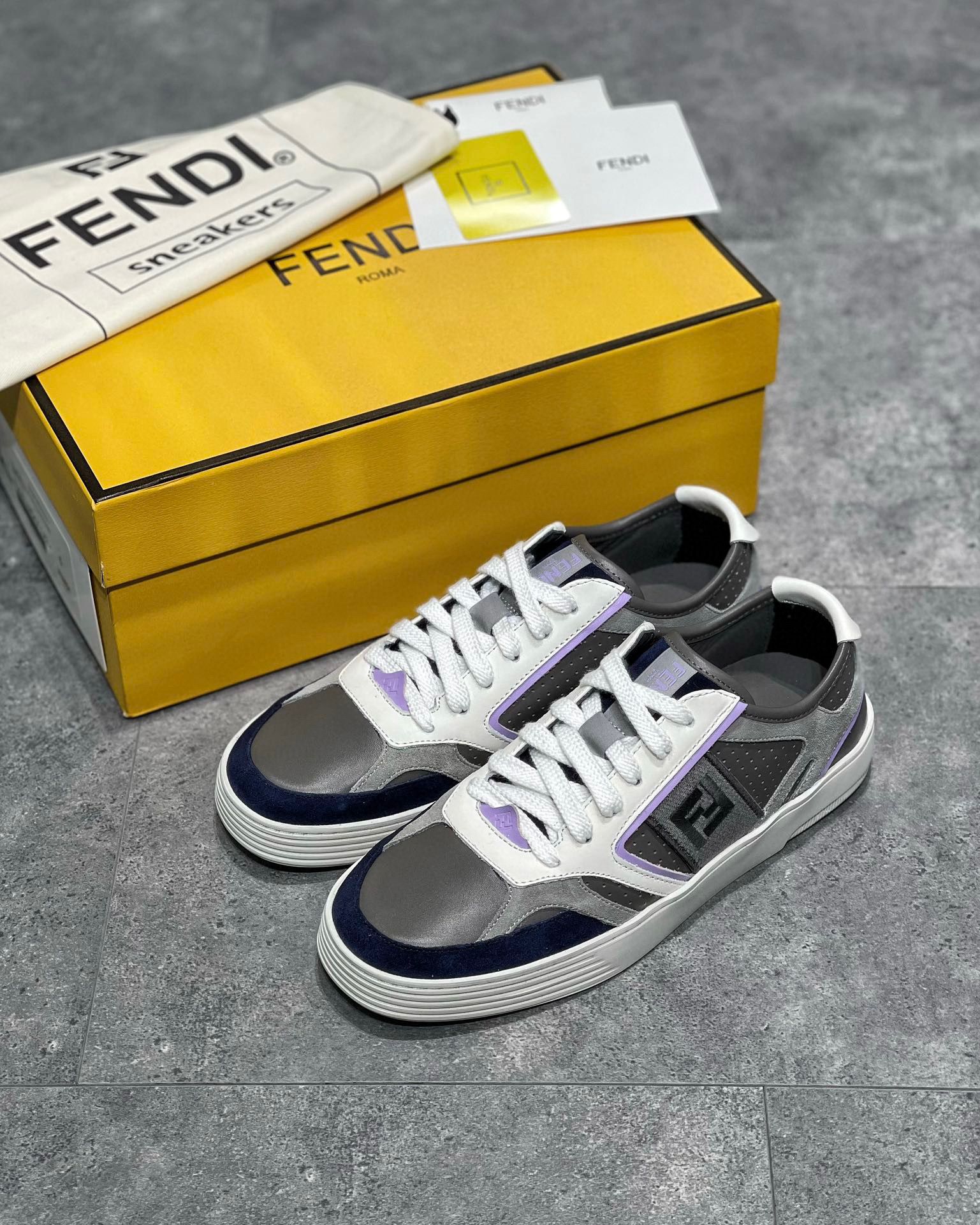 Fendi Sneaker – FEND1083