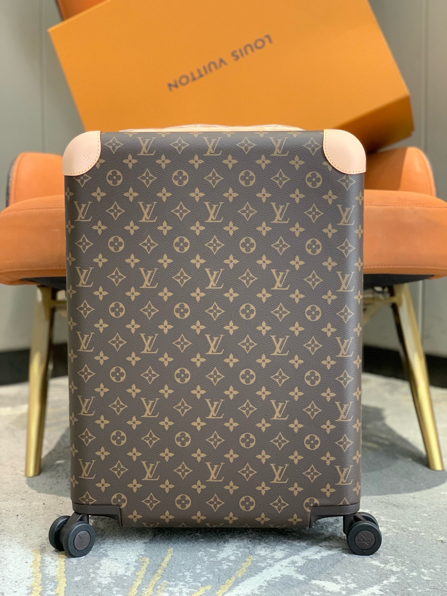 Louis Vuitton Suitcase – BGSC1002