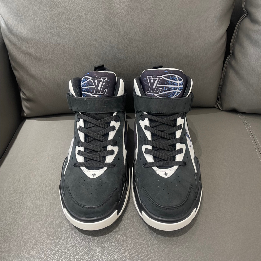 Louis Vuitton Sneaker – LSVT1205