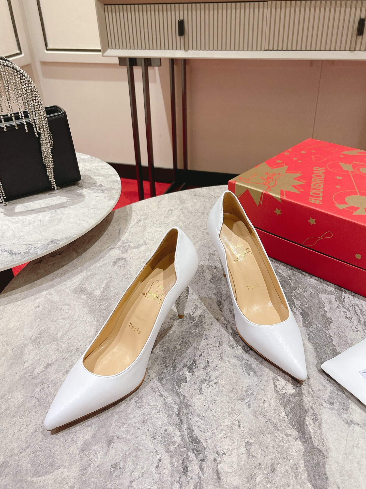 Christian Louboutin Pumps – CLWO1010
