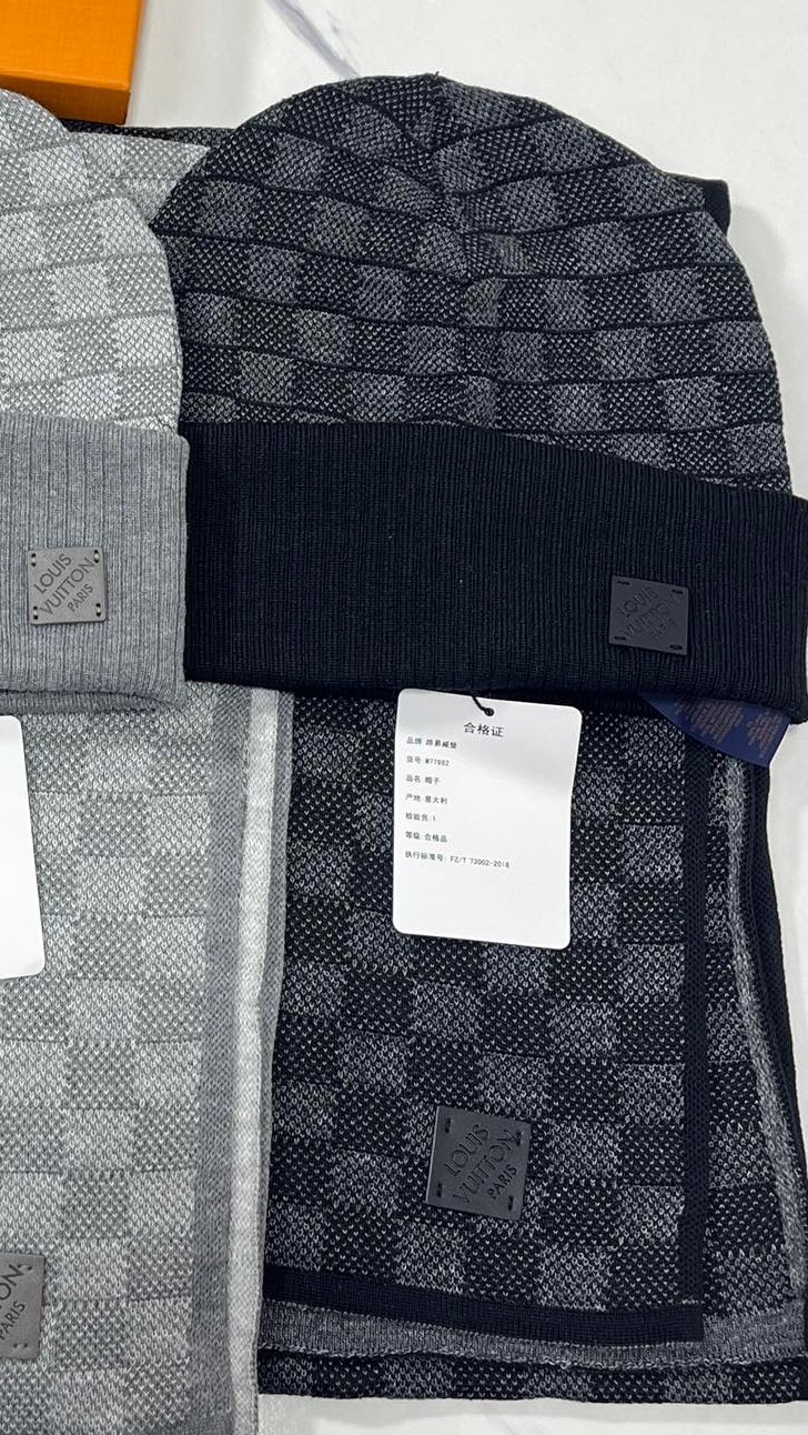 Louis Vuitton Scarf & Hat Set – SCHA1035
