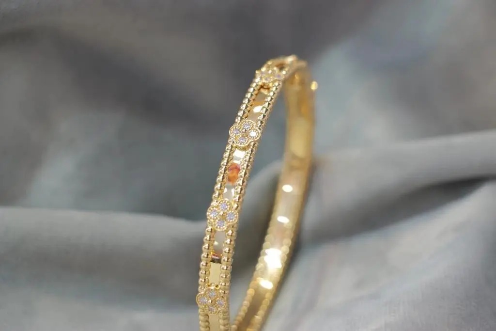 Van Cleef & Arpels Bracelet – JWWM1021
