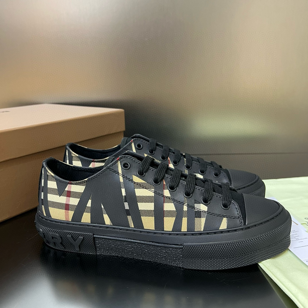 Burberry Sneaker – BBRY1026