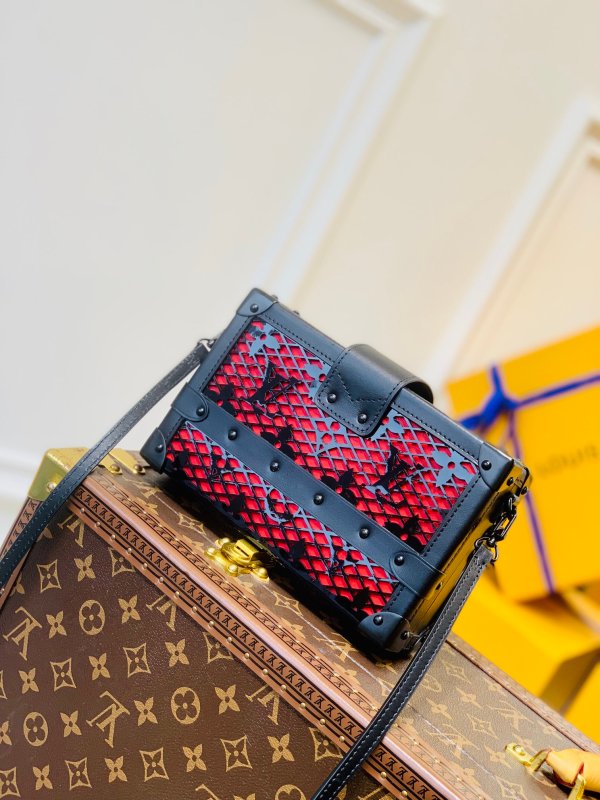 Louis Vuitton Shoulder Bag – LVSH1138