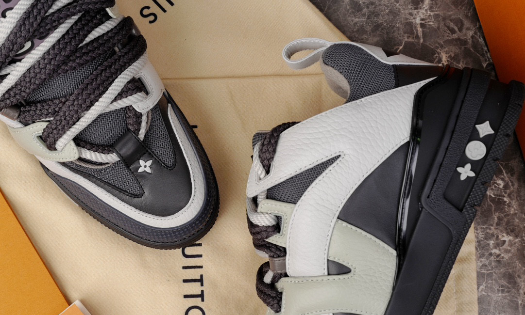 Louis Vuitton Sneaker – LSVT1295