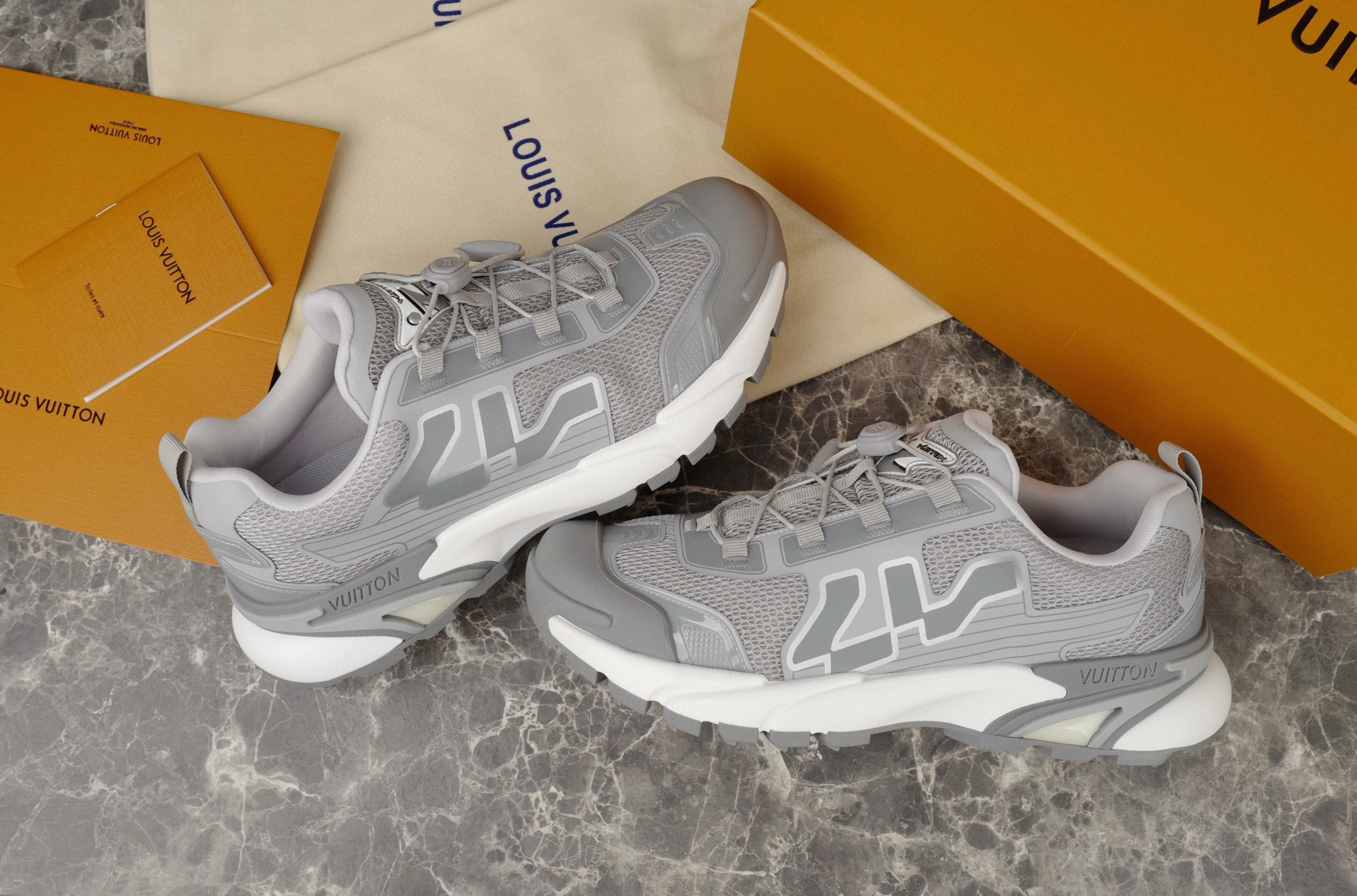 Louis Vuitton Sneaker – LSVT1488