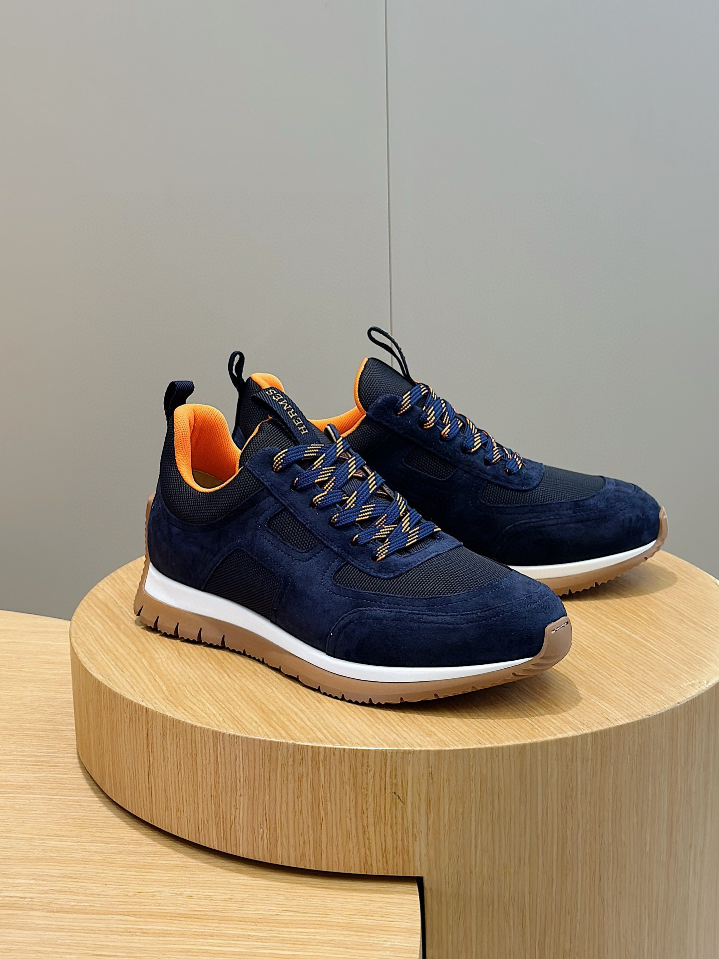 Hermes Sneaker – HRMS1052