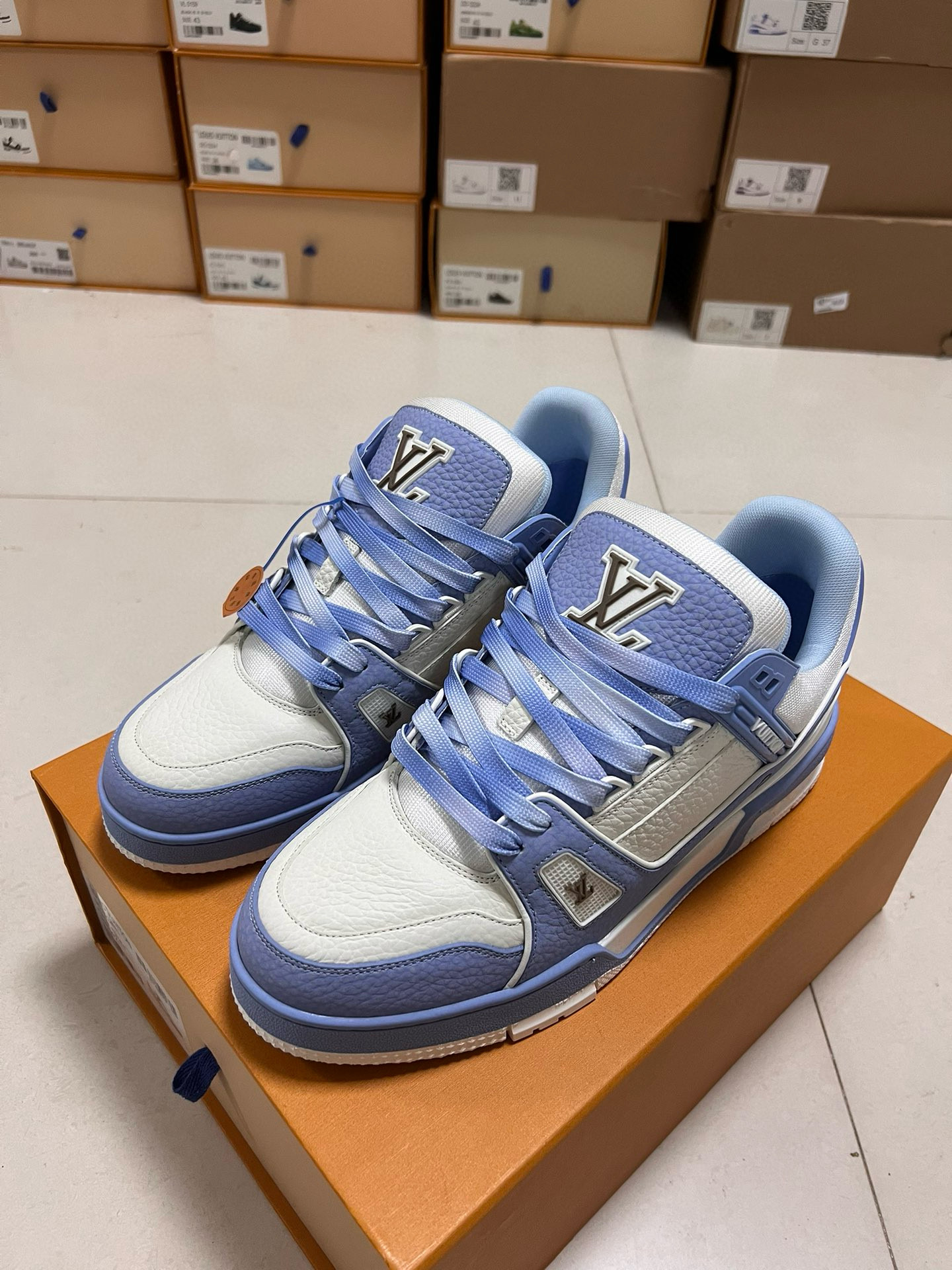 Louis Vuitton Sneaker – LSVT1416