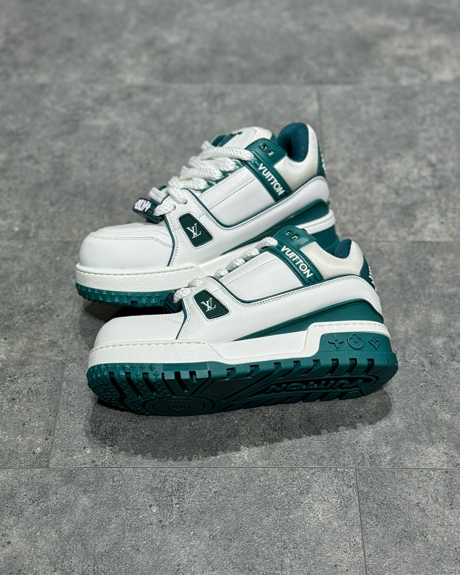 Louis Vuitton Sneaker – LSVT1320