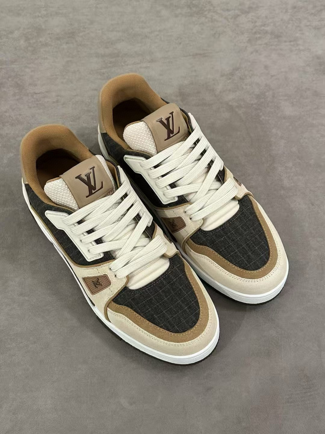 Louis Vuitton Sneaker – LSVT1478