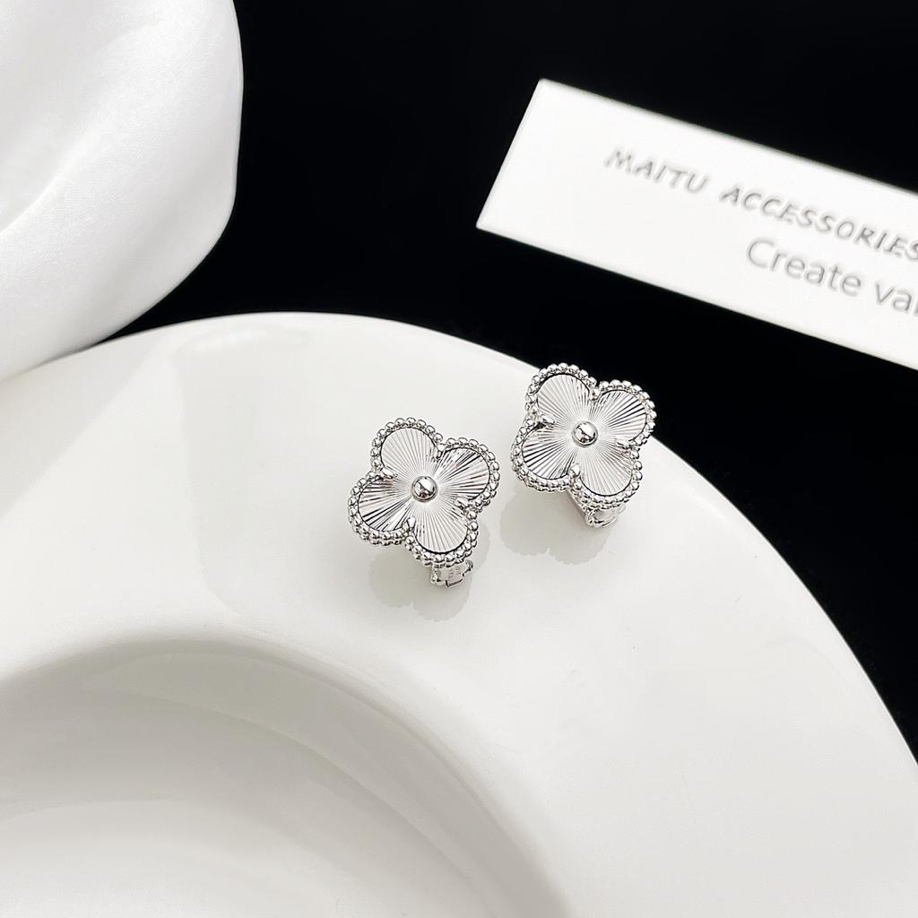 Van Cleef & Arpels Earrings – JWWM1043